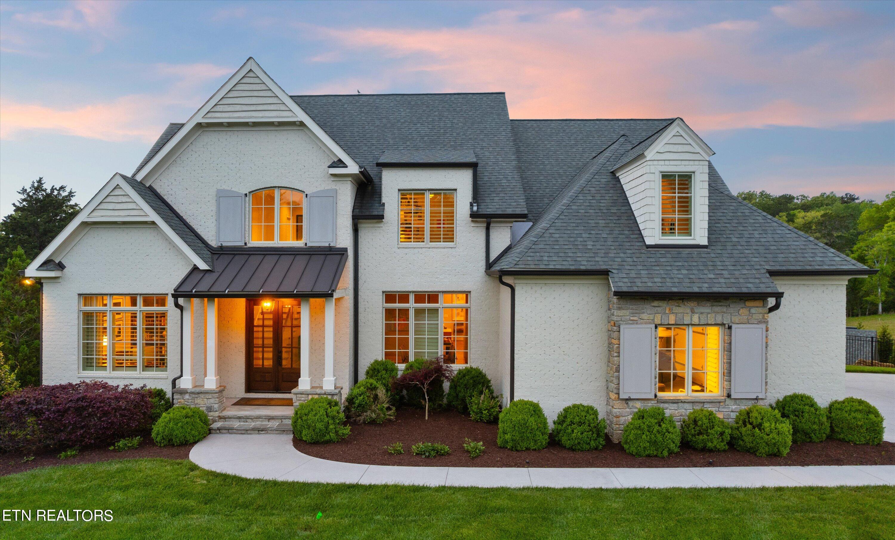 2219 Falcon Crest Lane