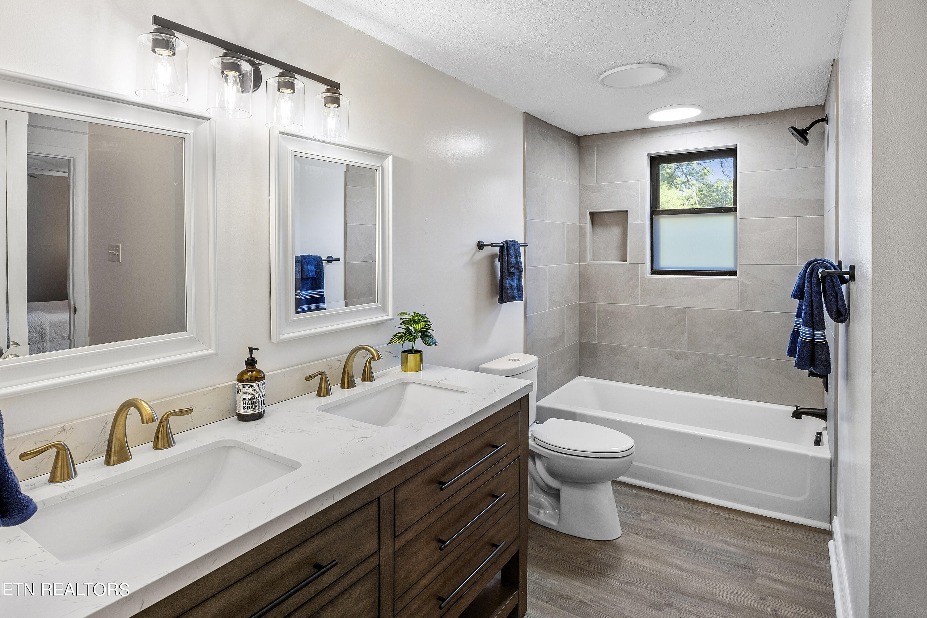 11546 Midhurst Drive