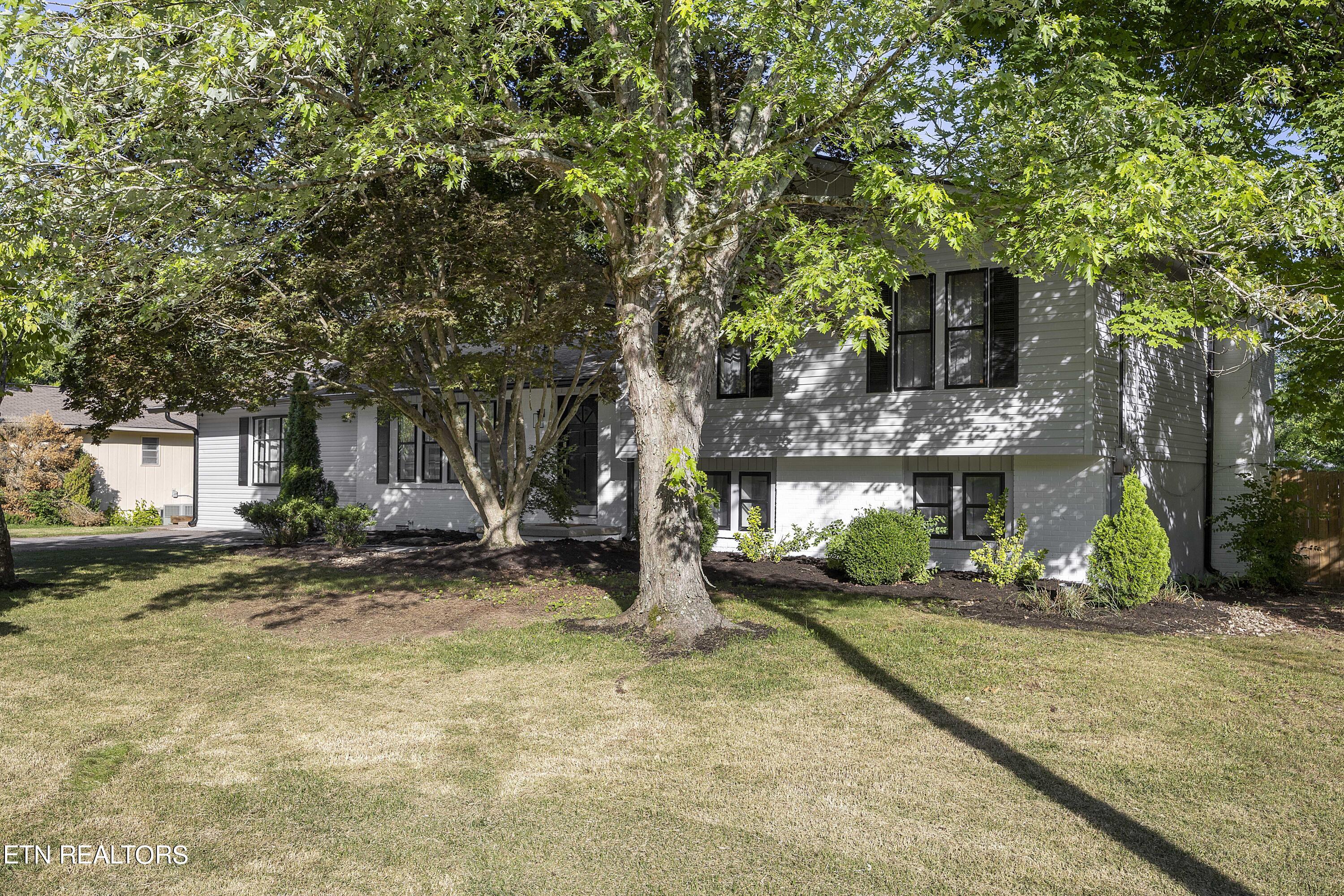 11546 Midhurst Drive