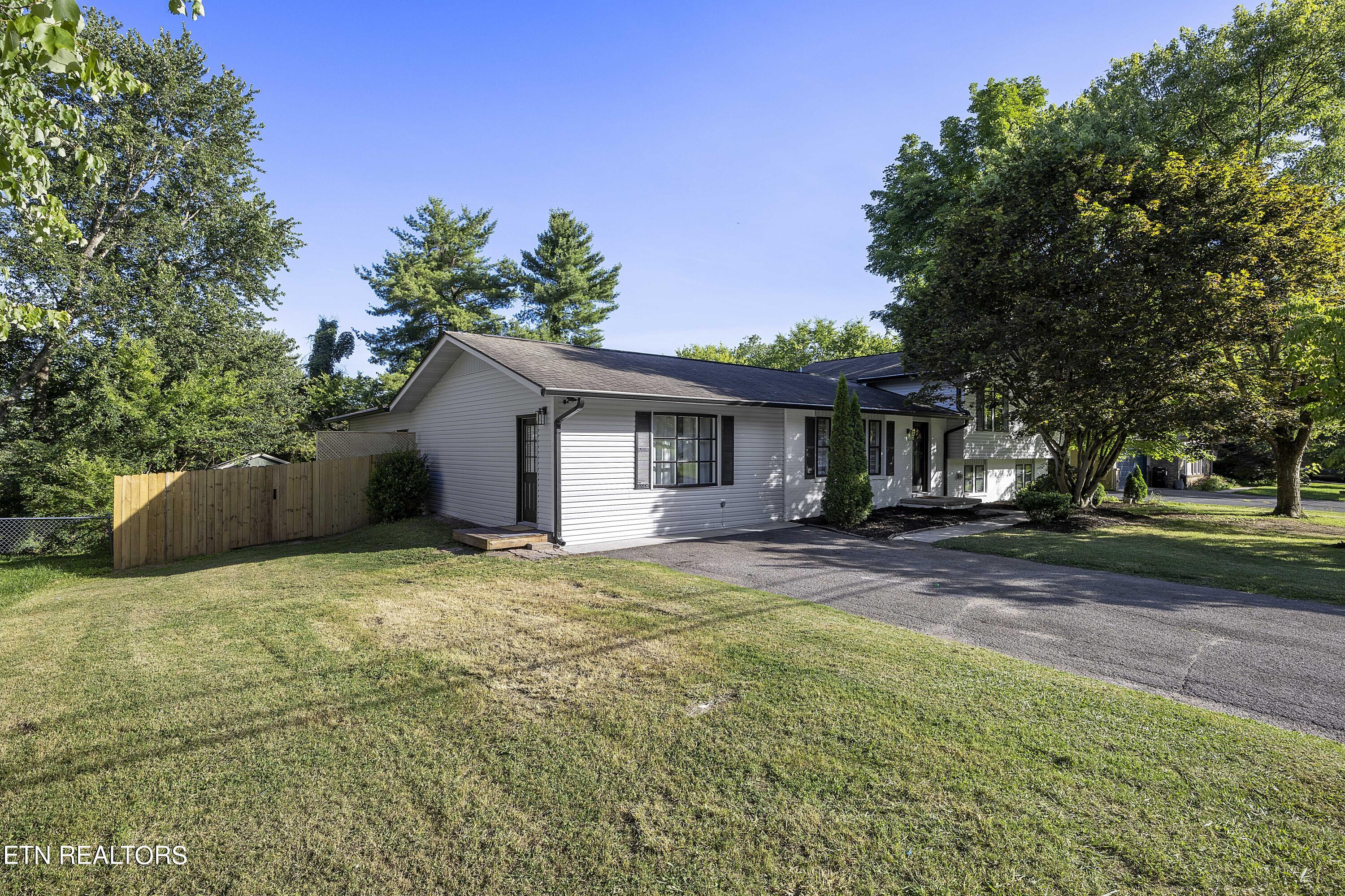 11546 Midhurst Drive