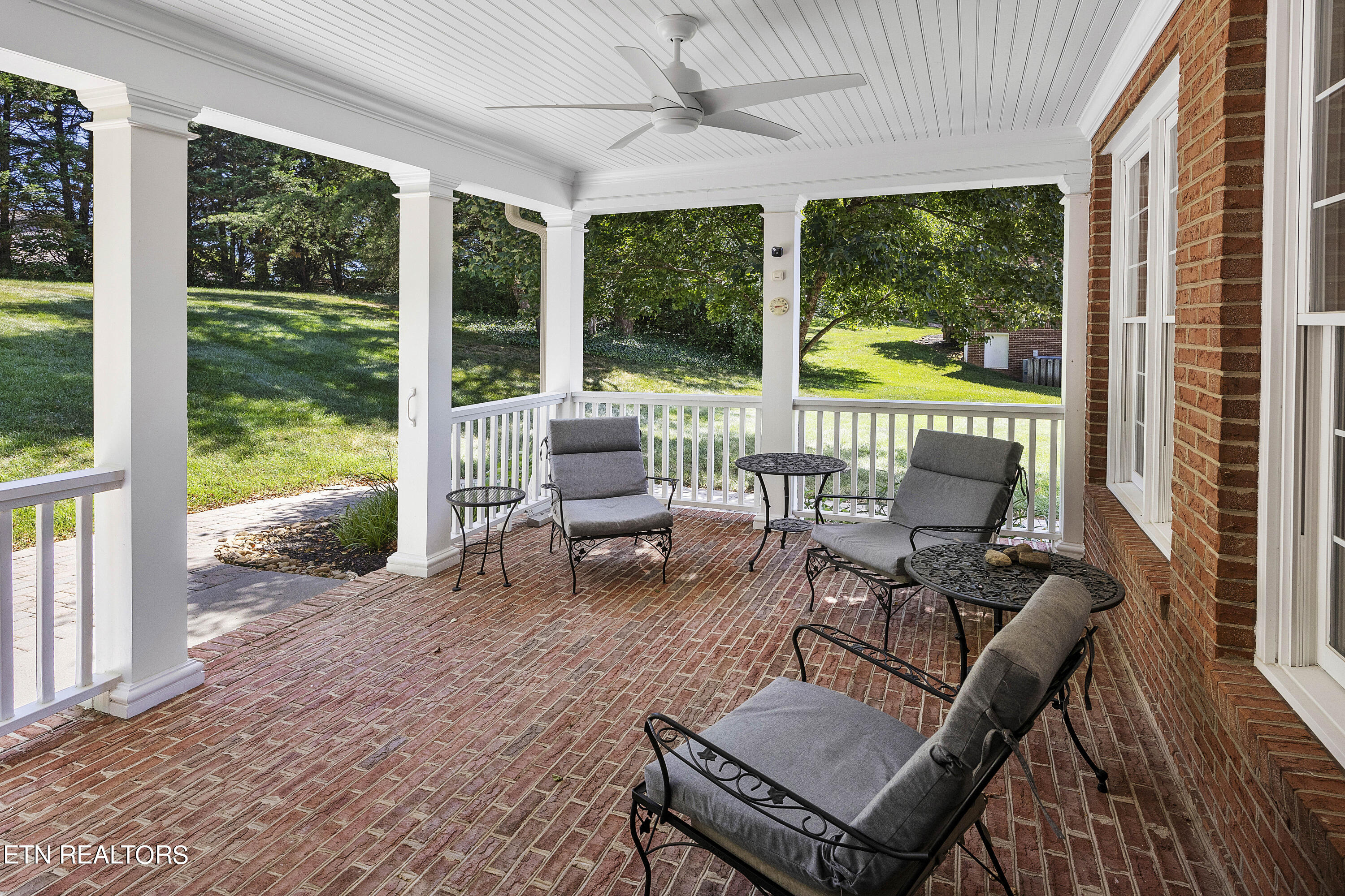 833 Weatherly Hills Blvd