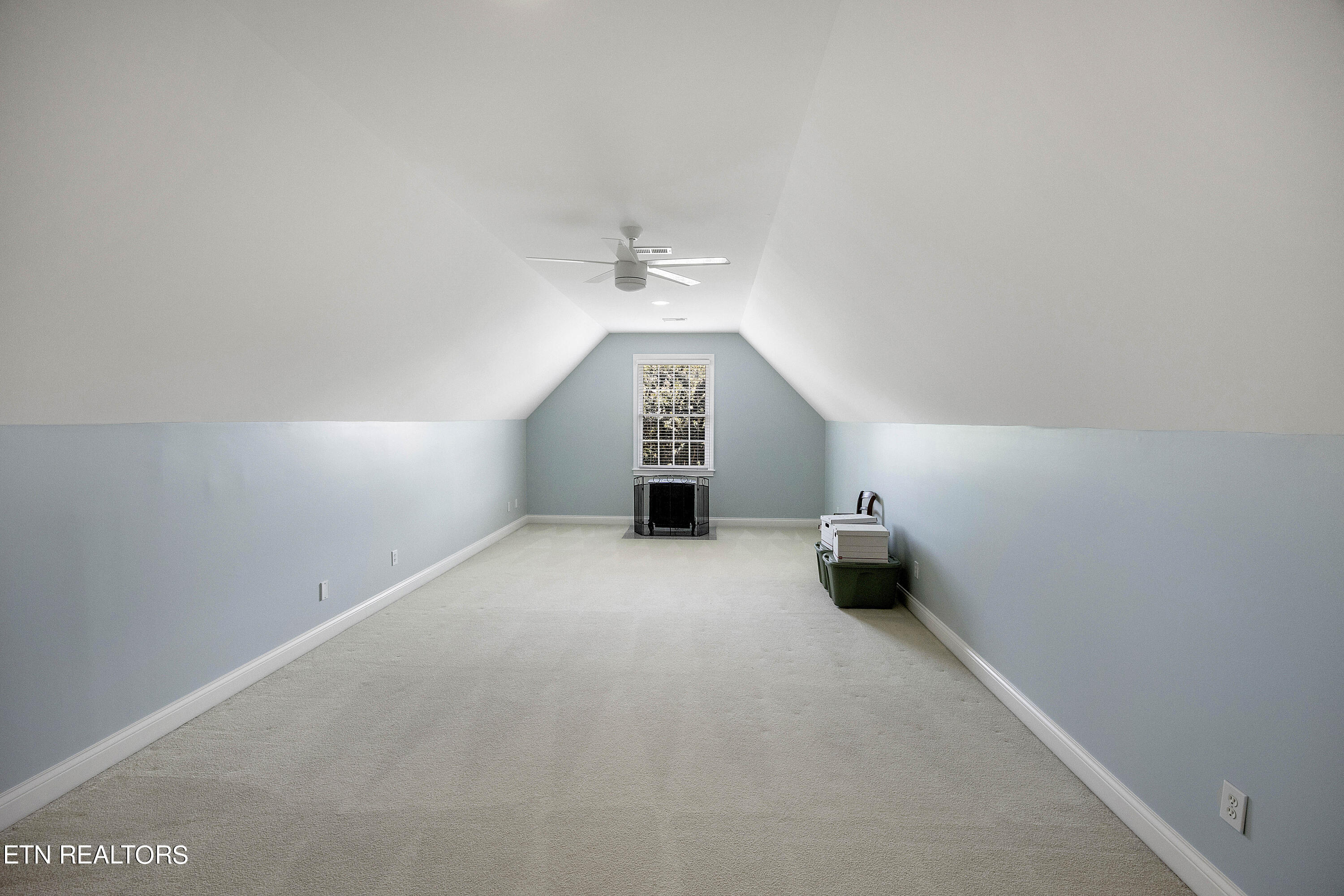 833 Weatherly Hills Blvd