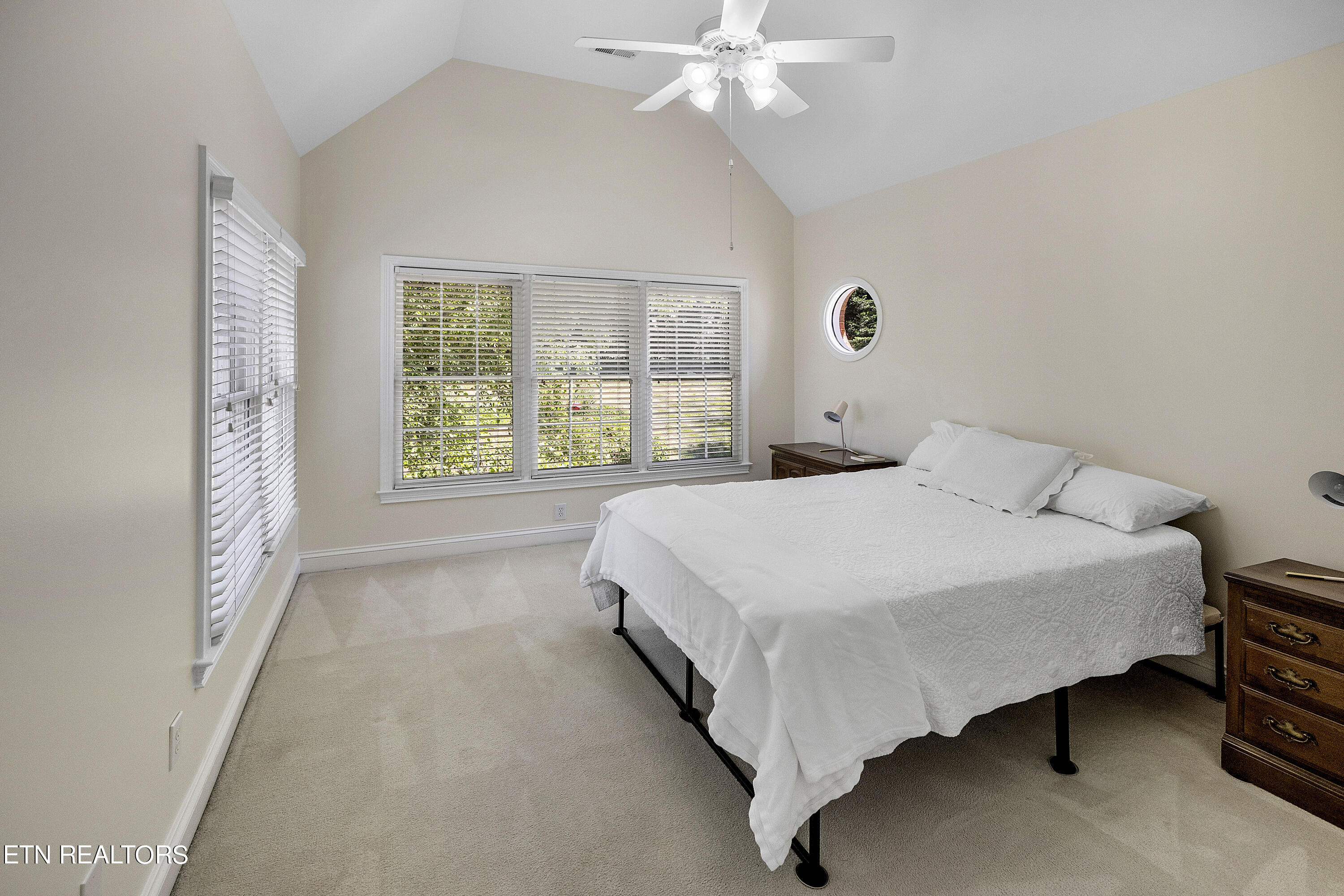 833 Weatherly Hills Blvd