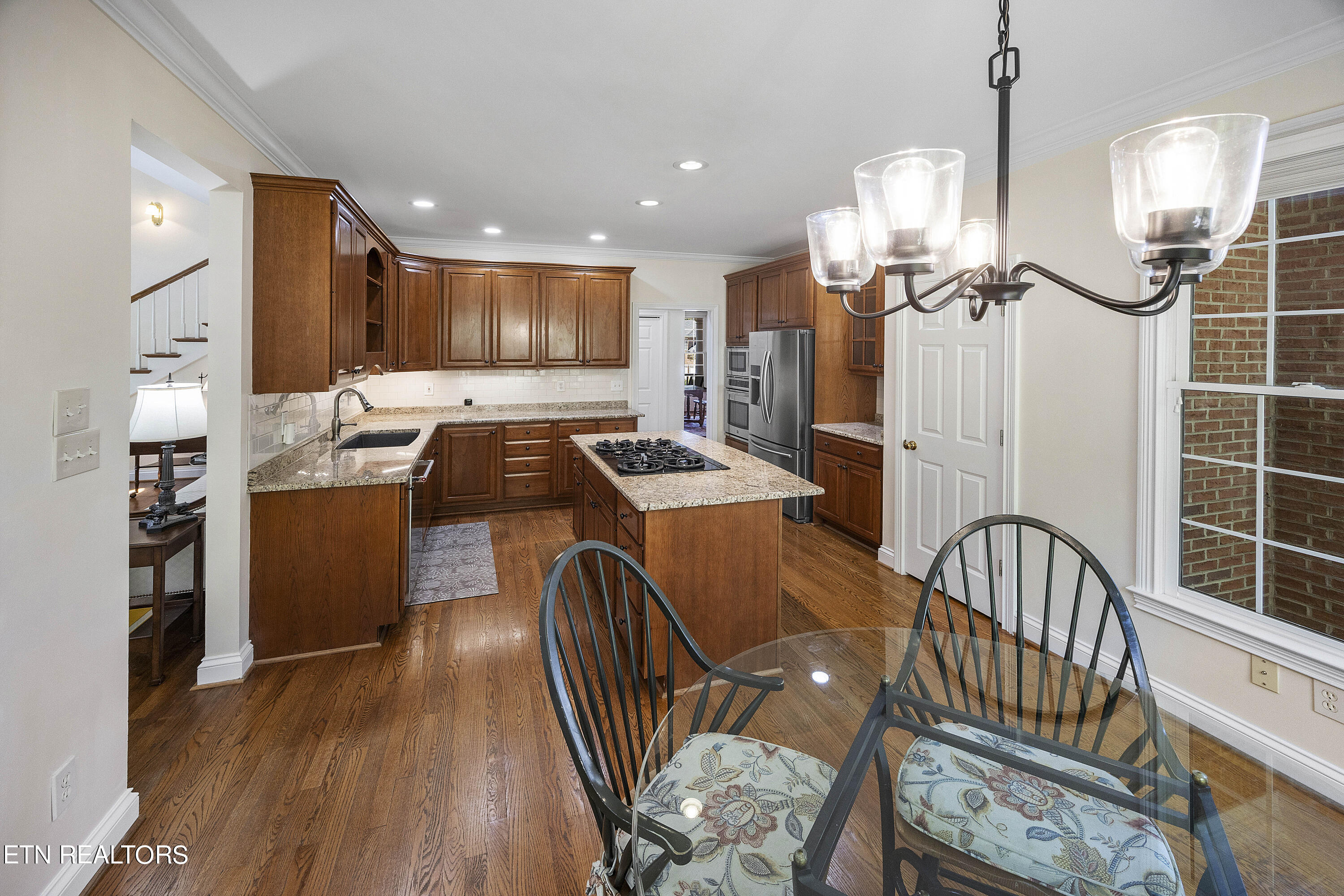 833 Weatherly Hills Blvd