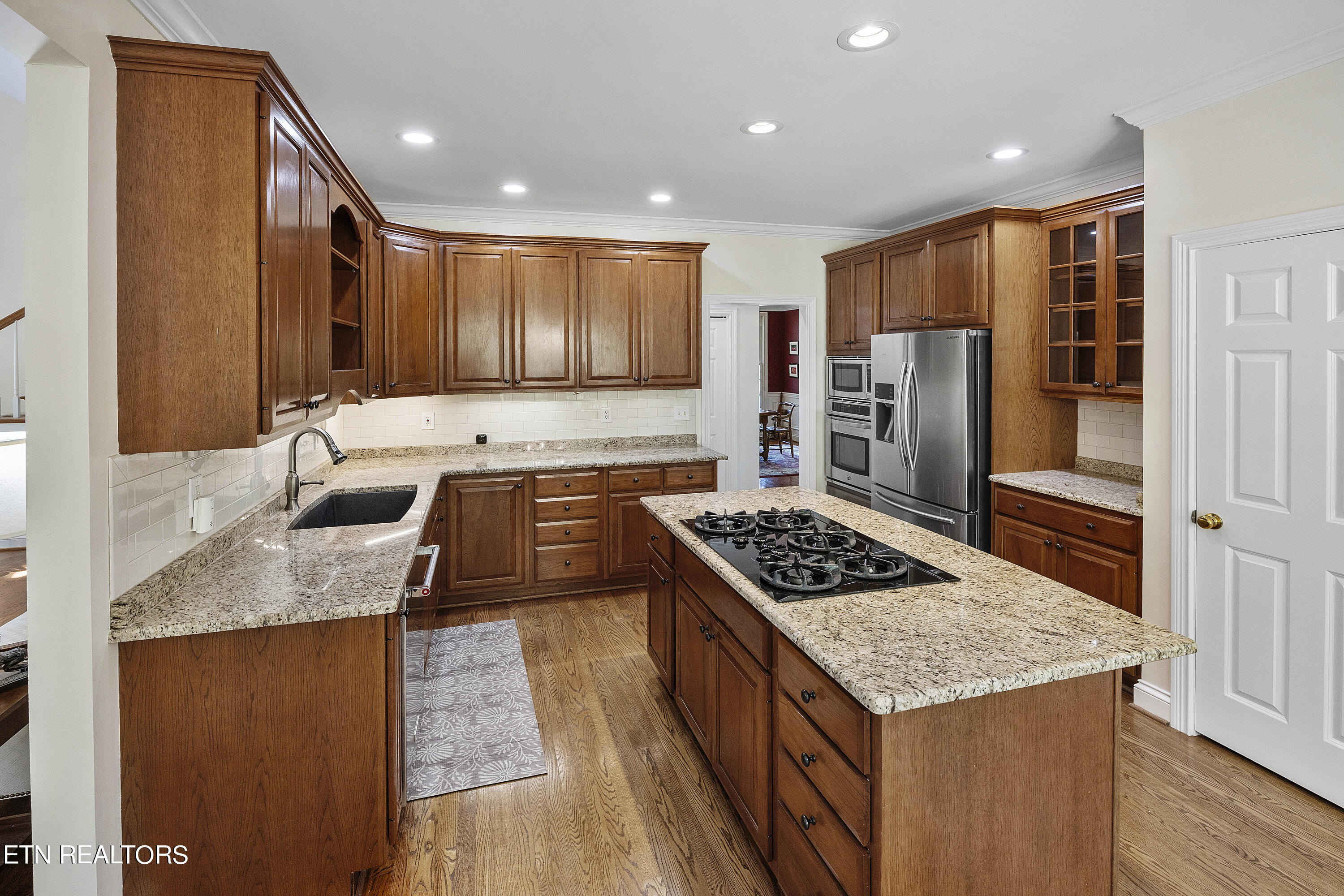 833 Weatherly Hills Blvd