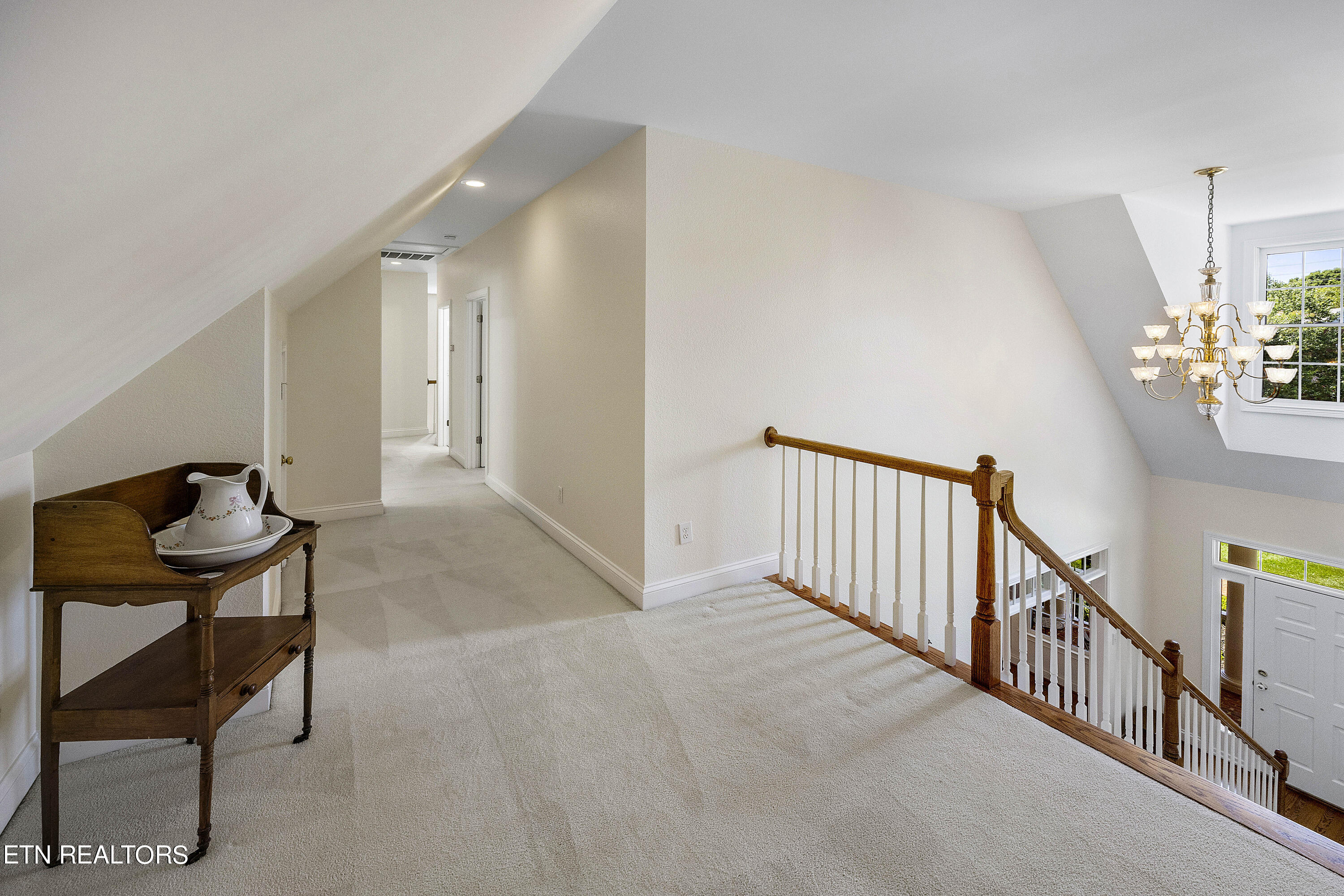 833 Weatherly Hills Blvd