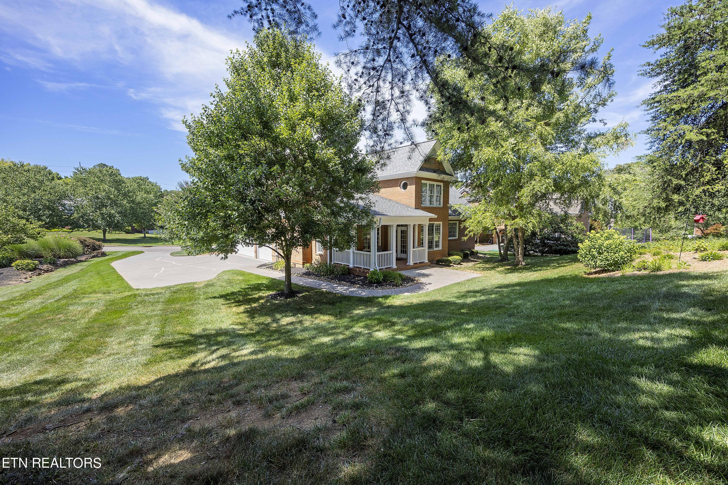 833 Weatherly Hills Blvd