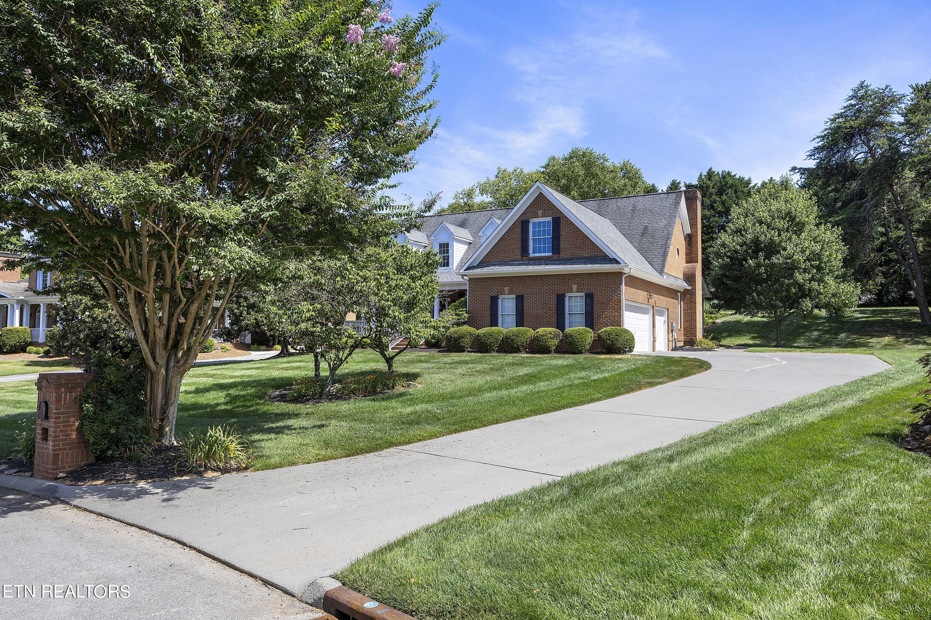 833 Weatherly Hills Blvd