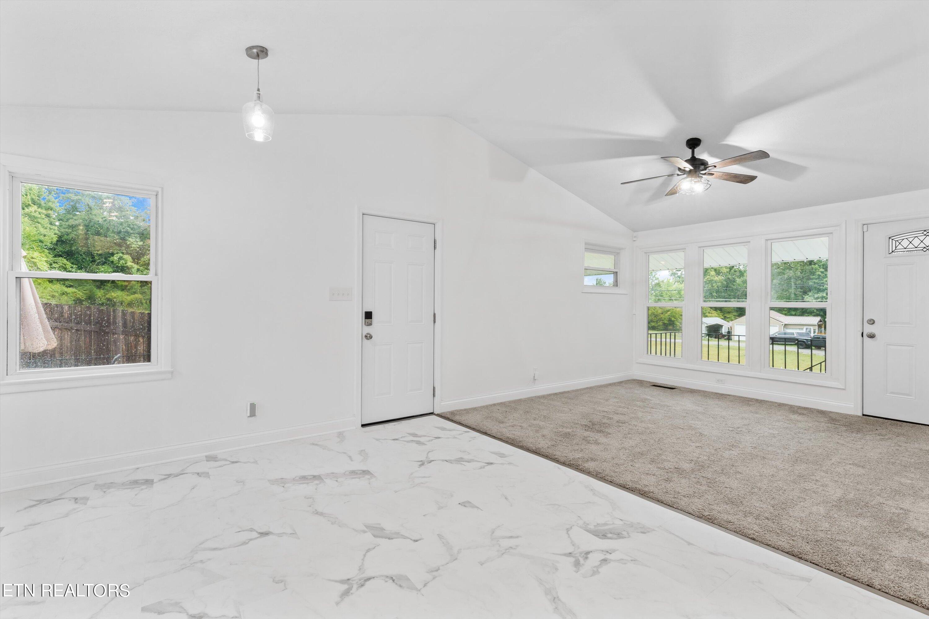 4315 NE Valley View Drive