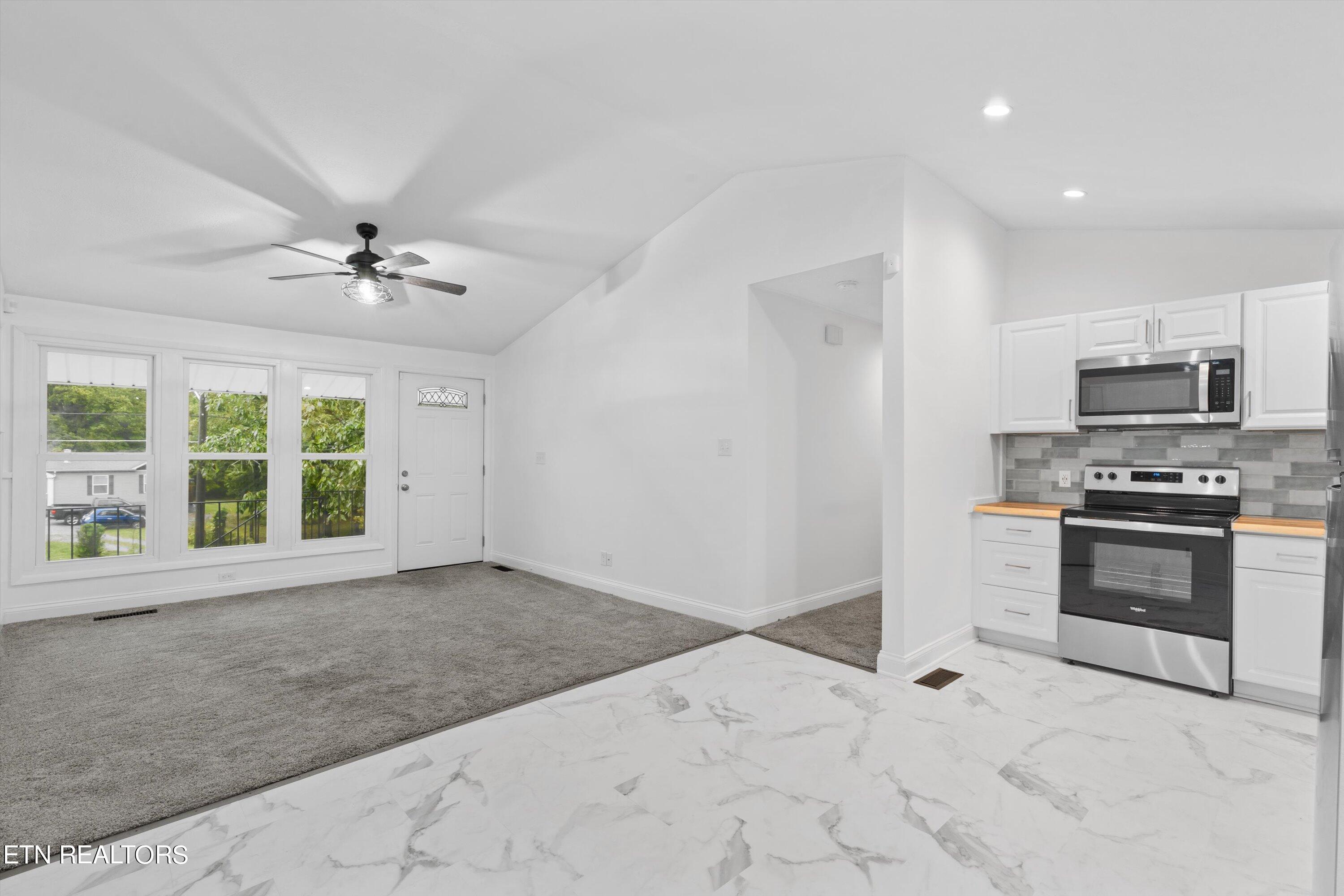 4315 NE Valley View Drive