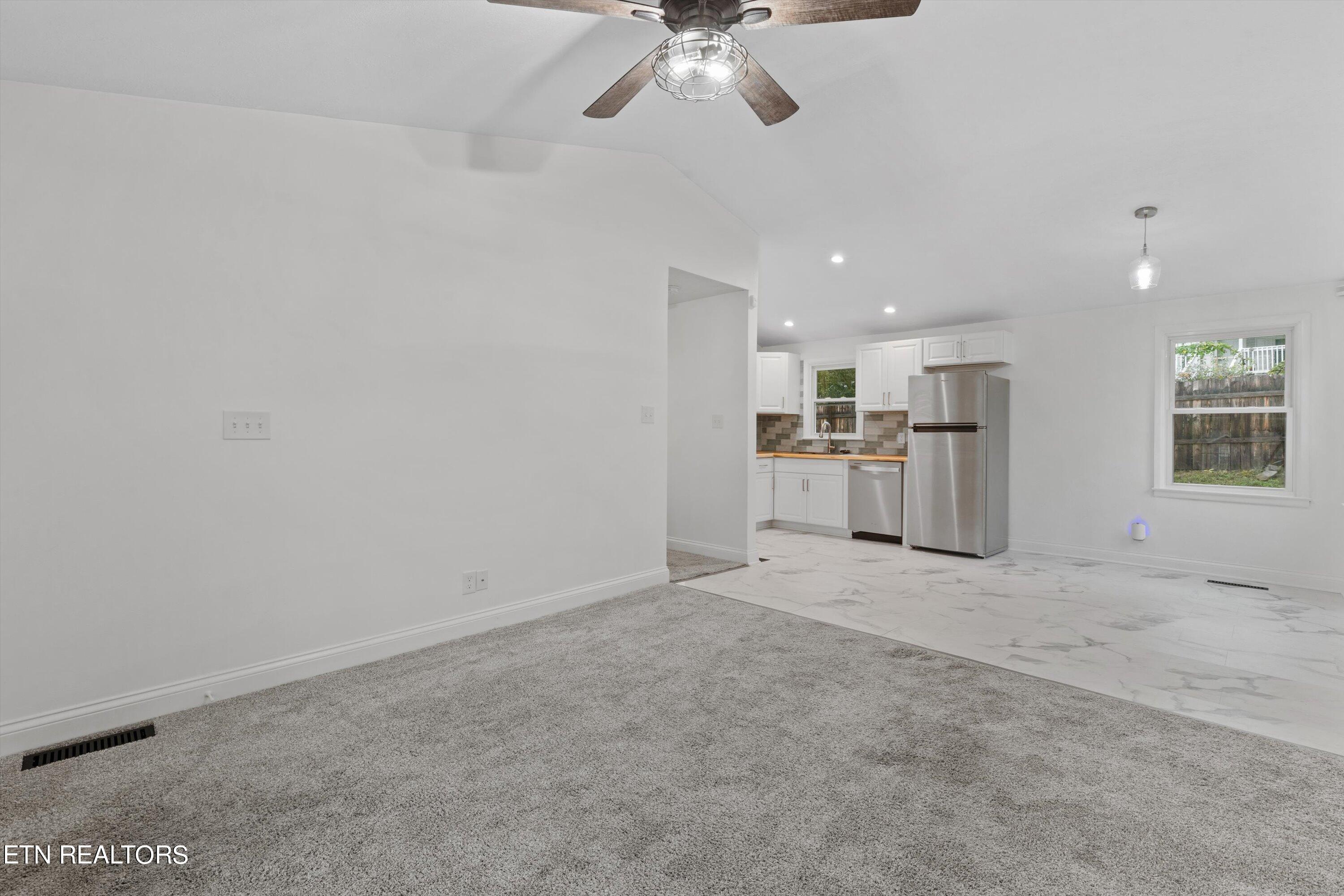 4315 NE Valley View Drive