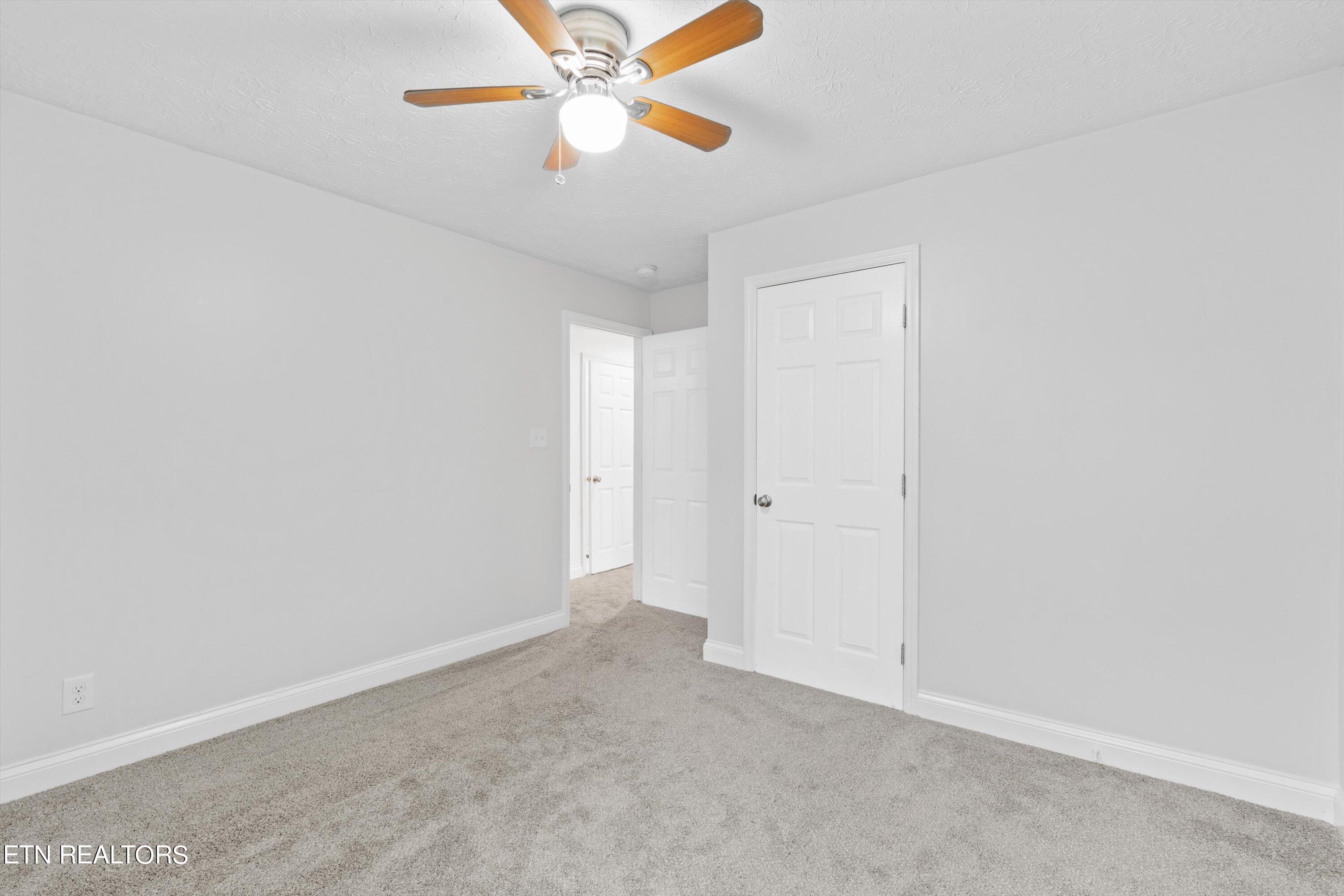 4315 NE Valley View Drive