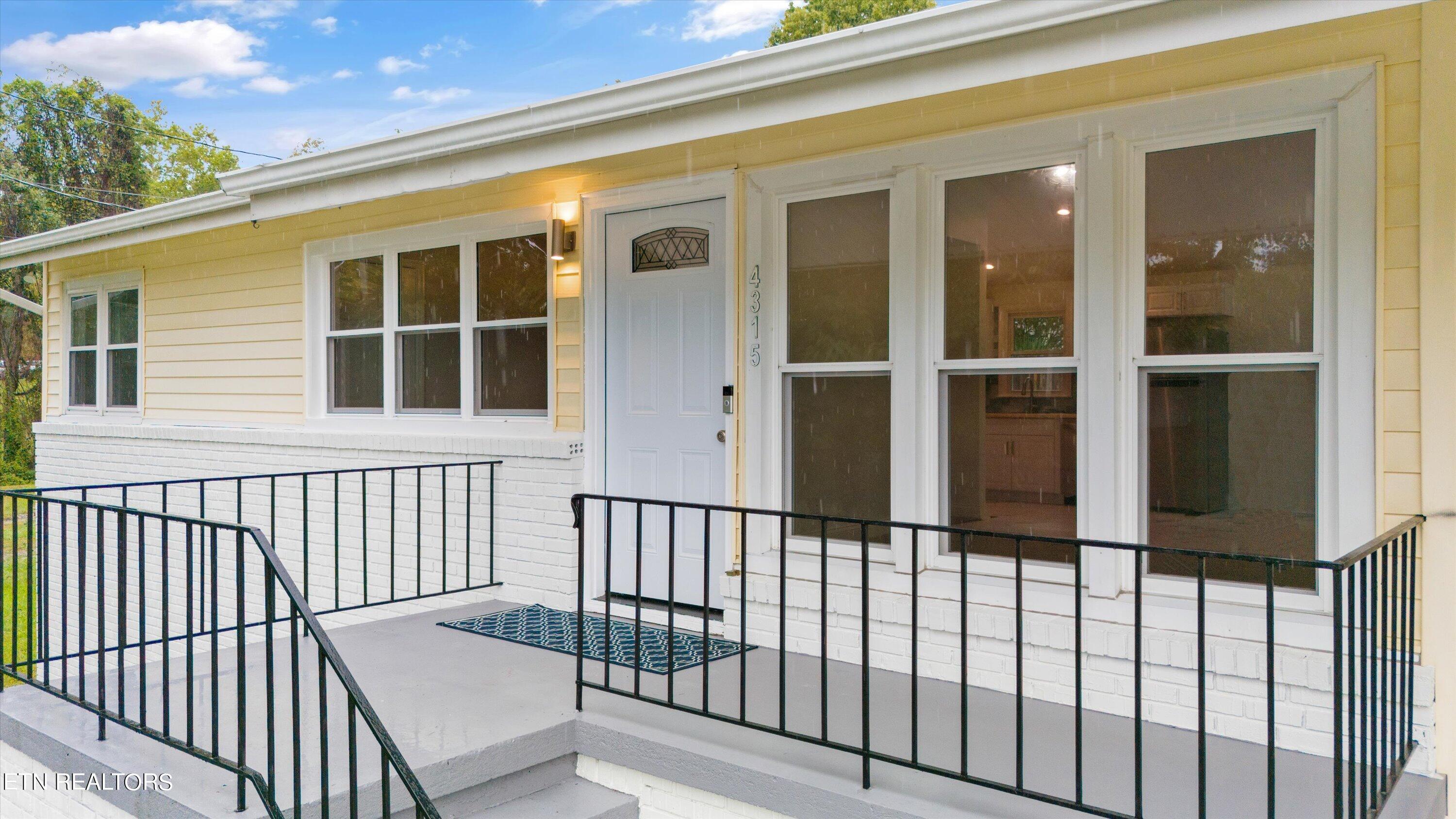 4315 NE Valley View Drive