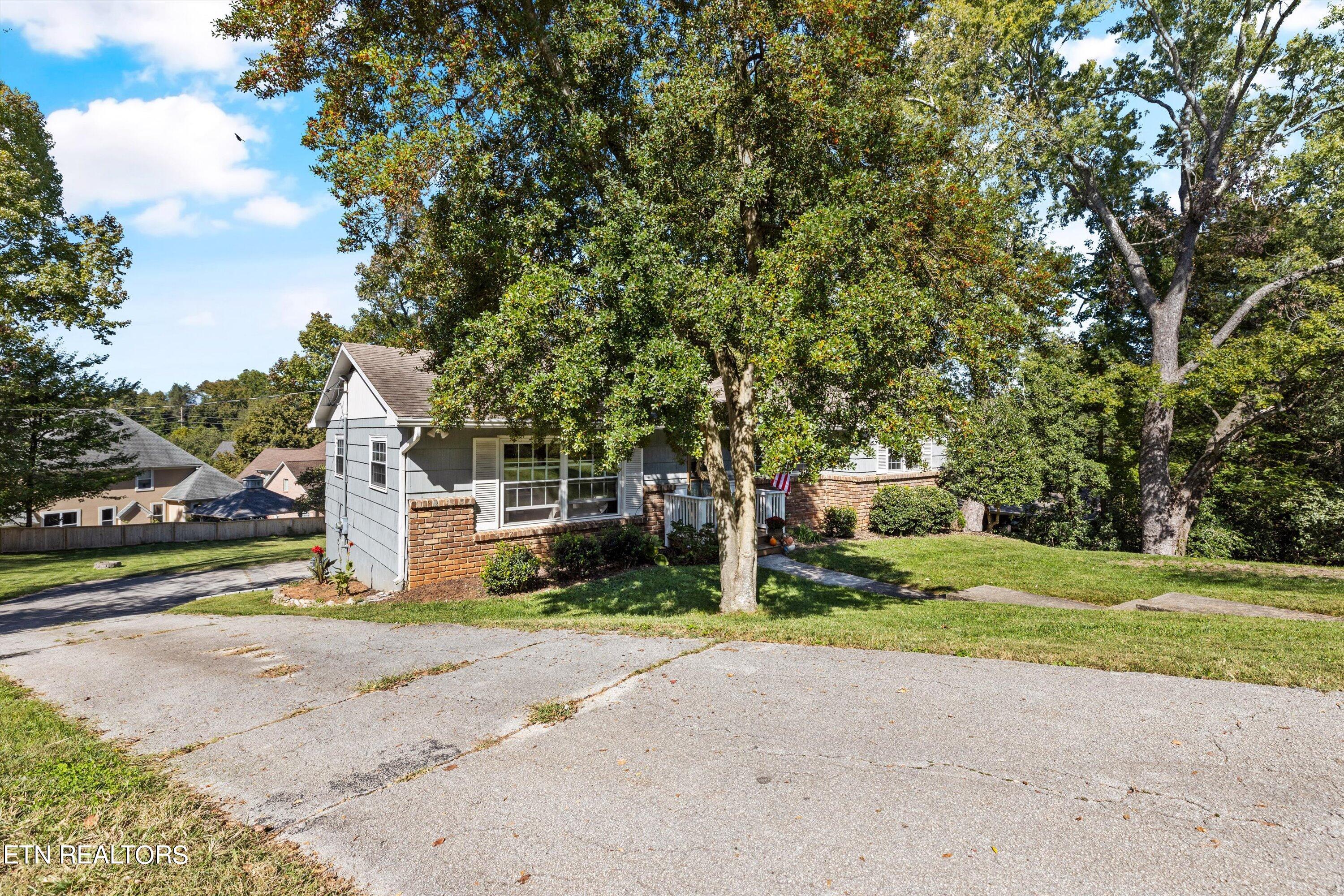 907 Cherry Laurel Lane