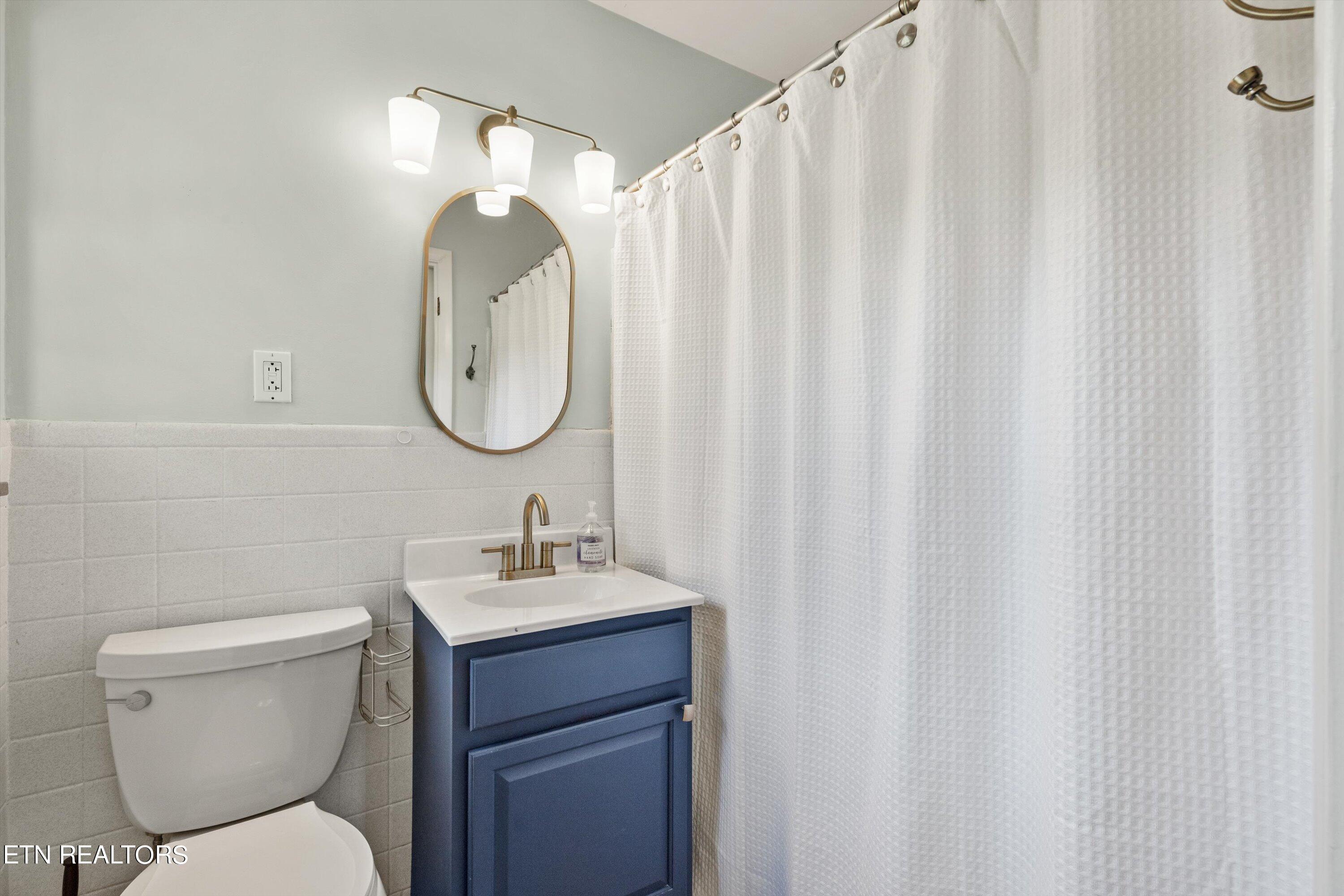 907 Cherry Laurel Lane