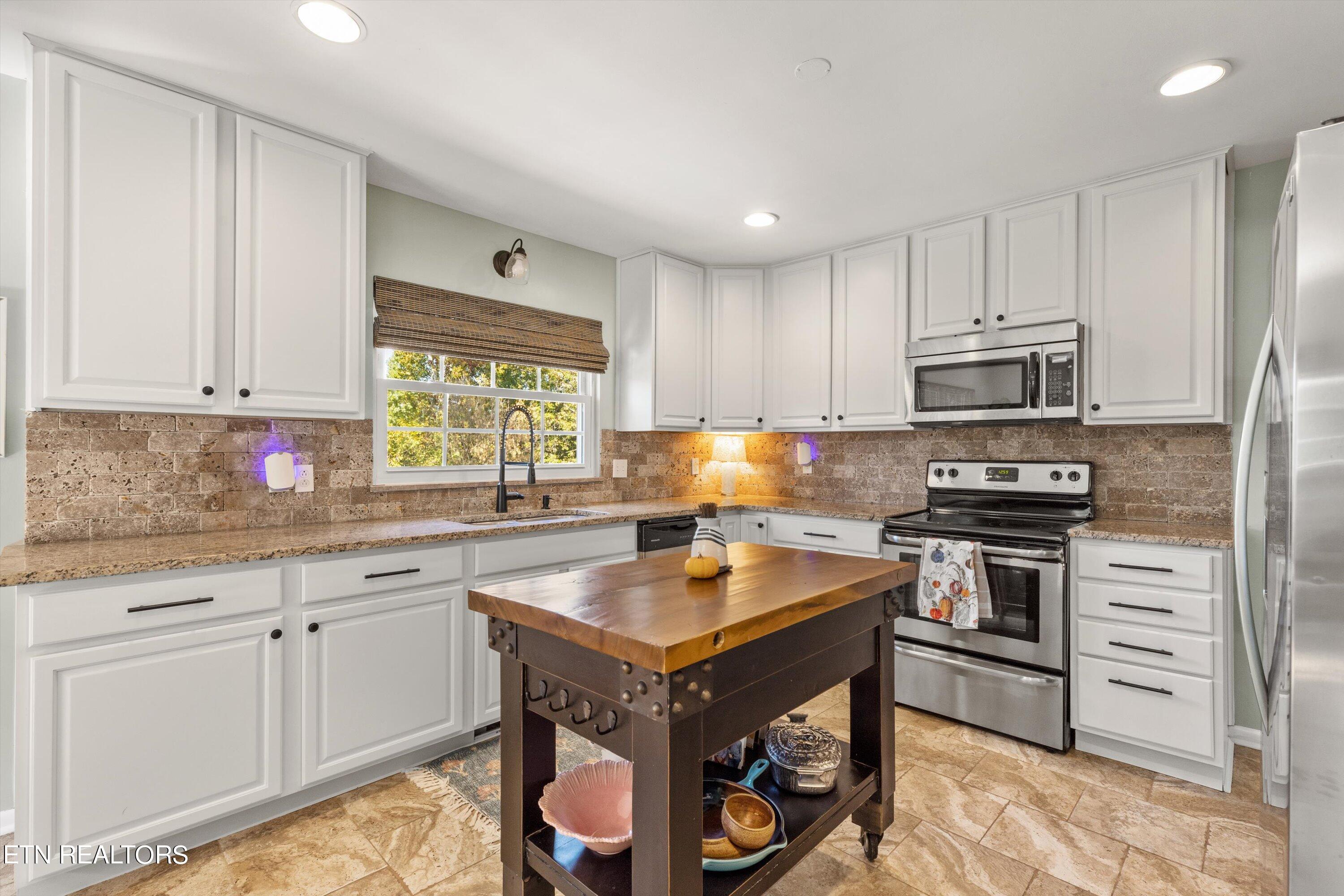 907 Cherry Laurel Lane