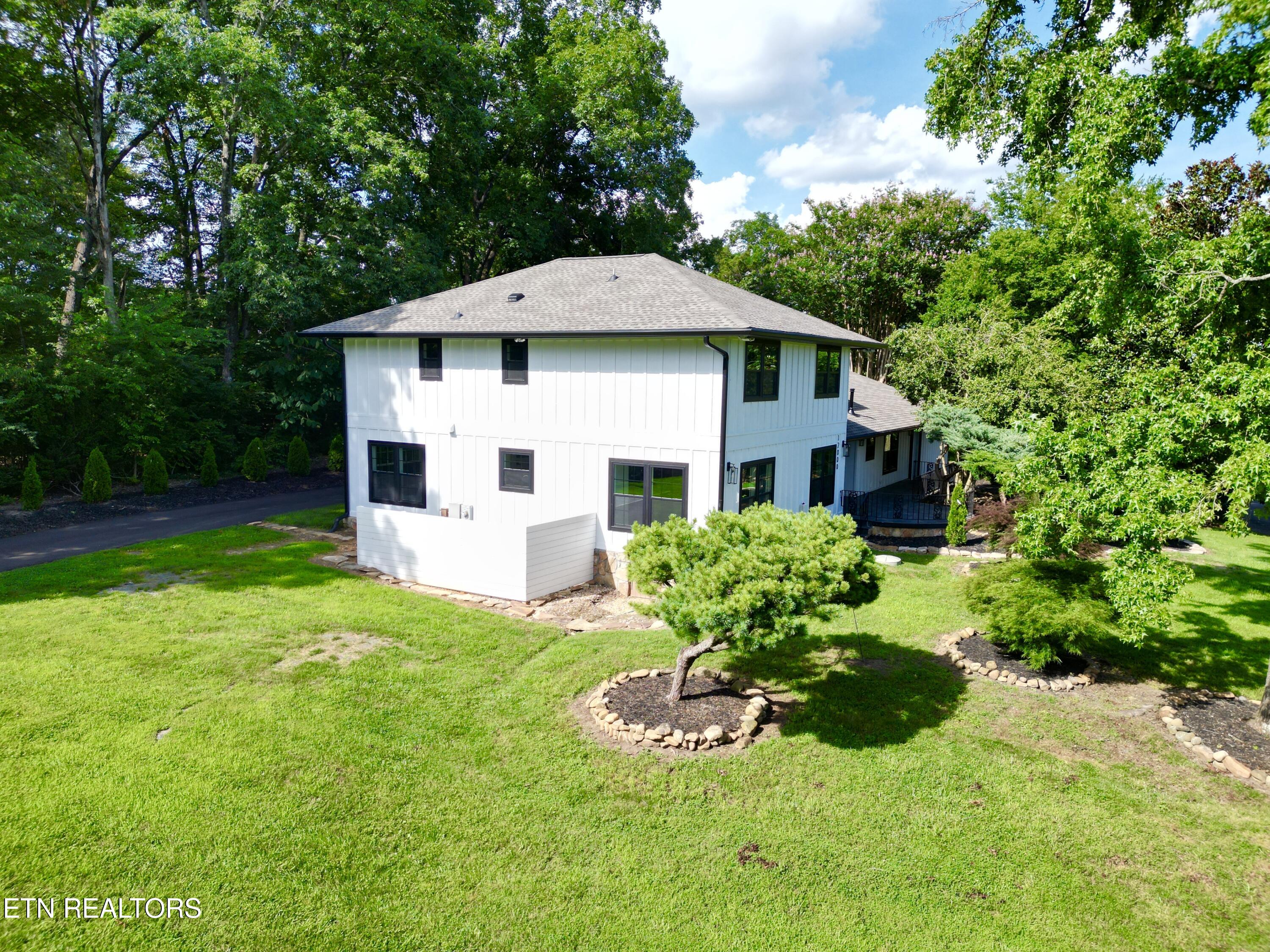 12000 S Fox Den Drive