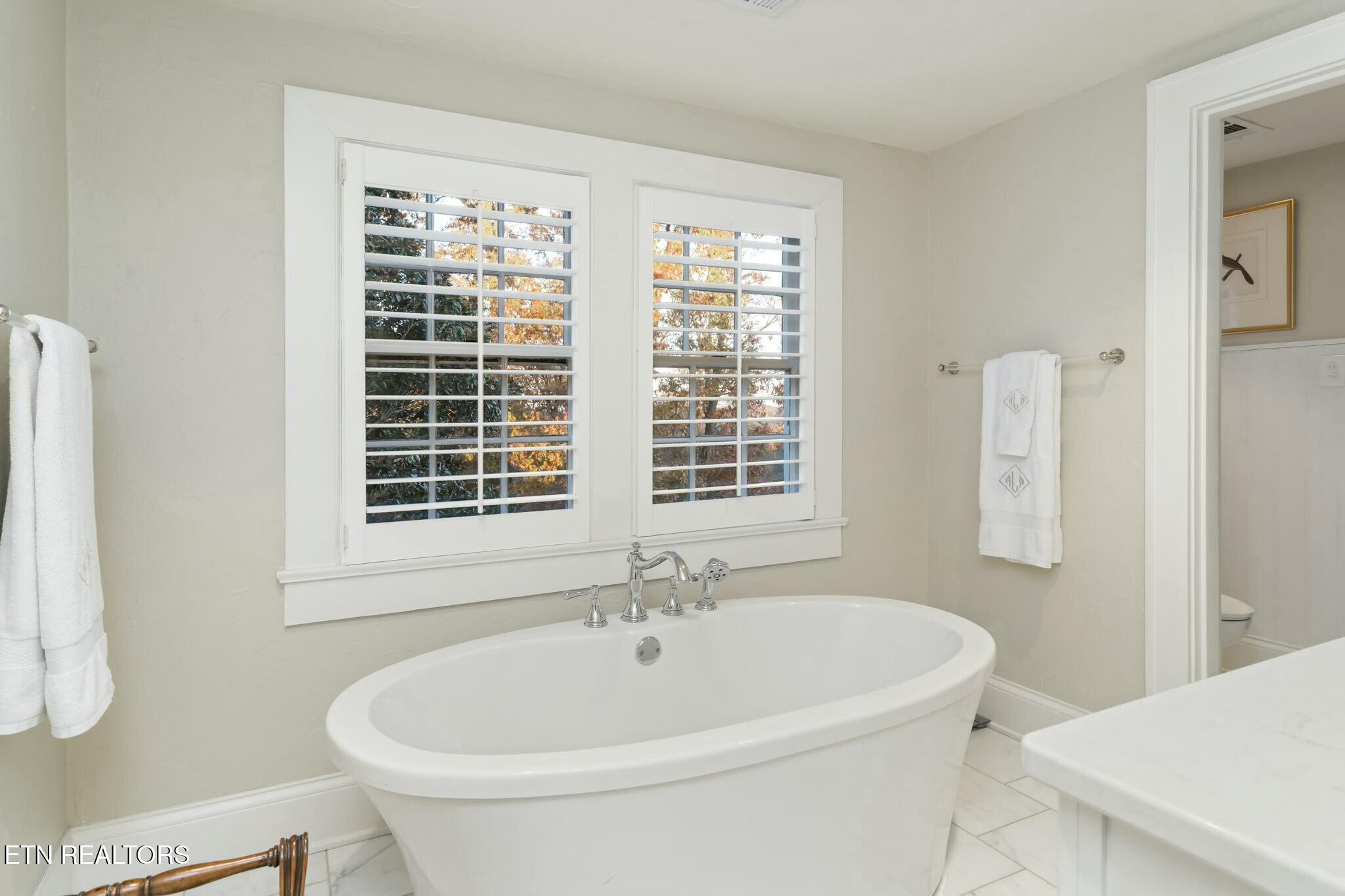 704 Forest Heights Rd