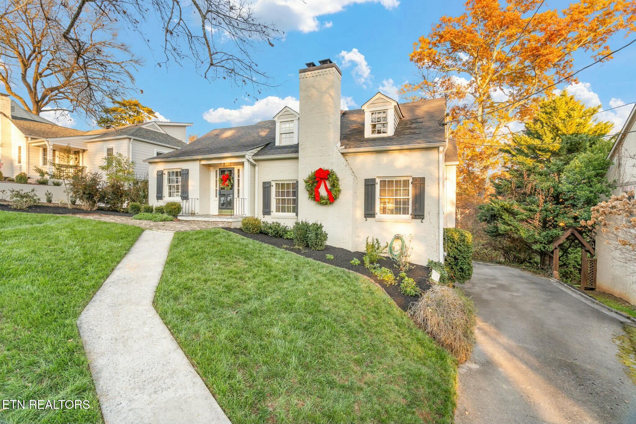 704 Forest Heights Rd