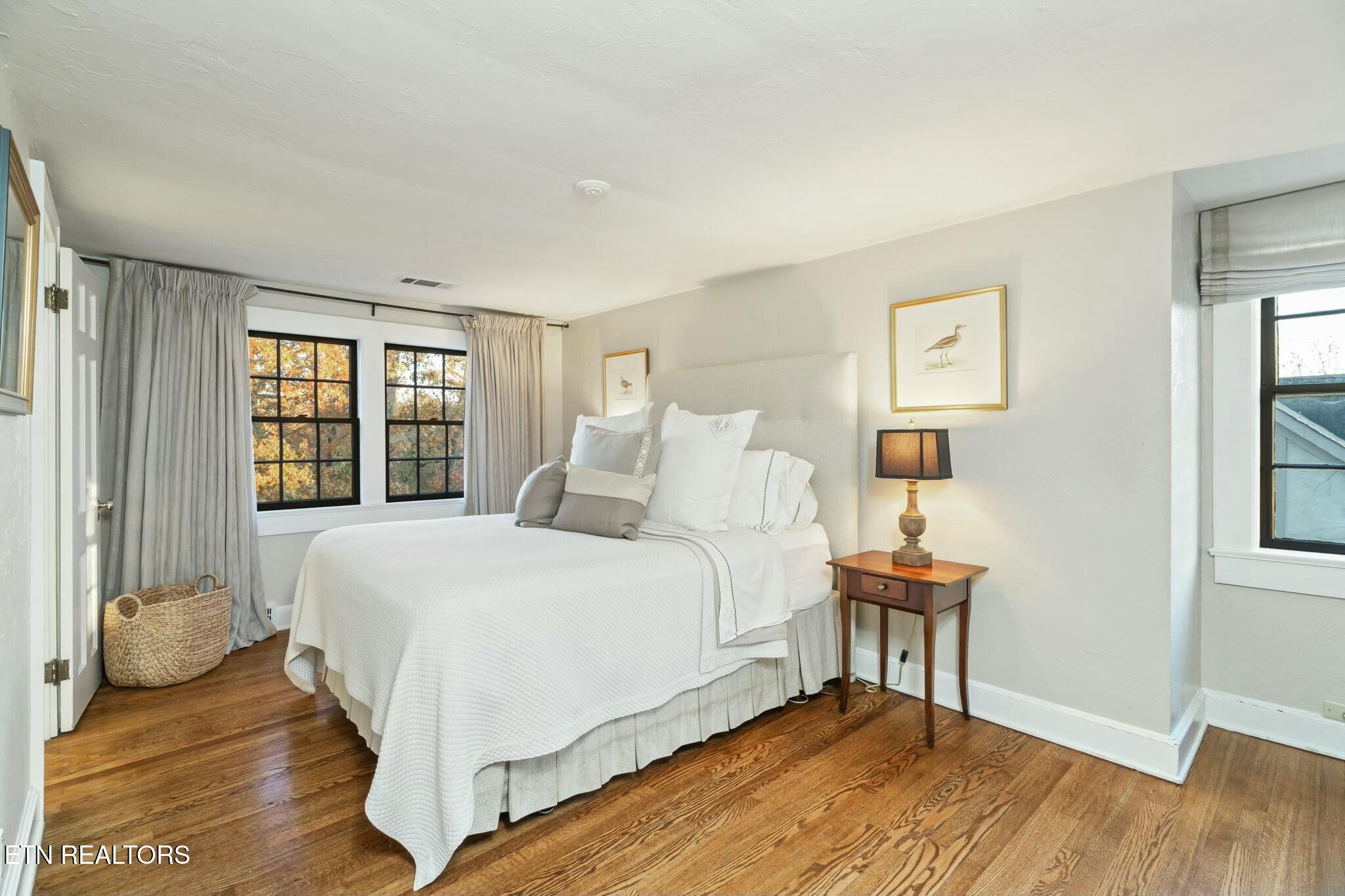 704 Forest Heights Rd