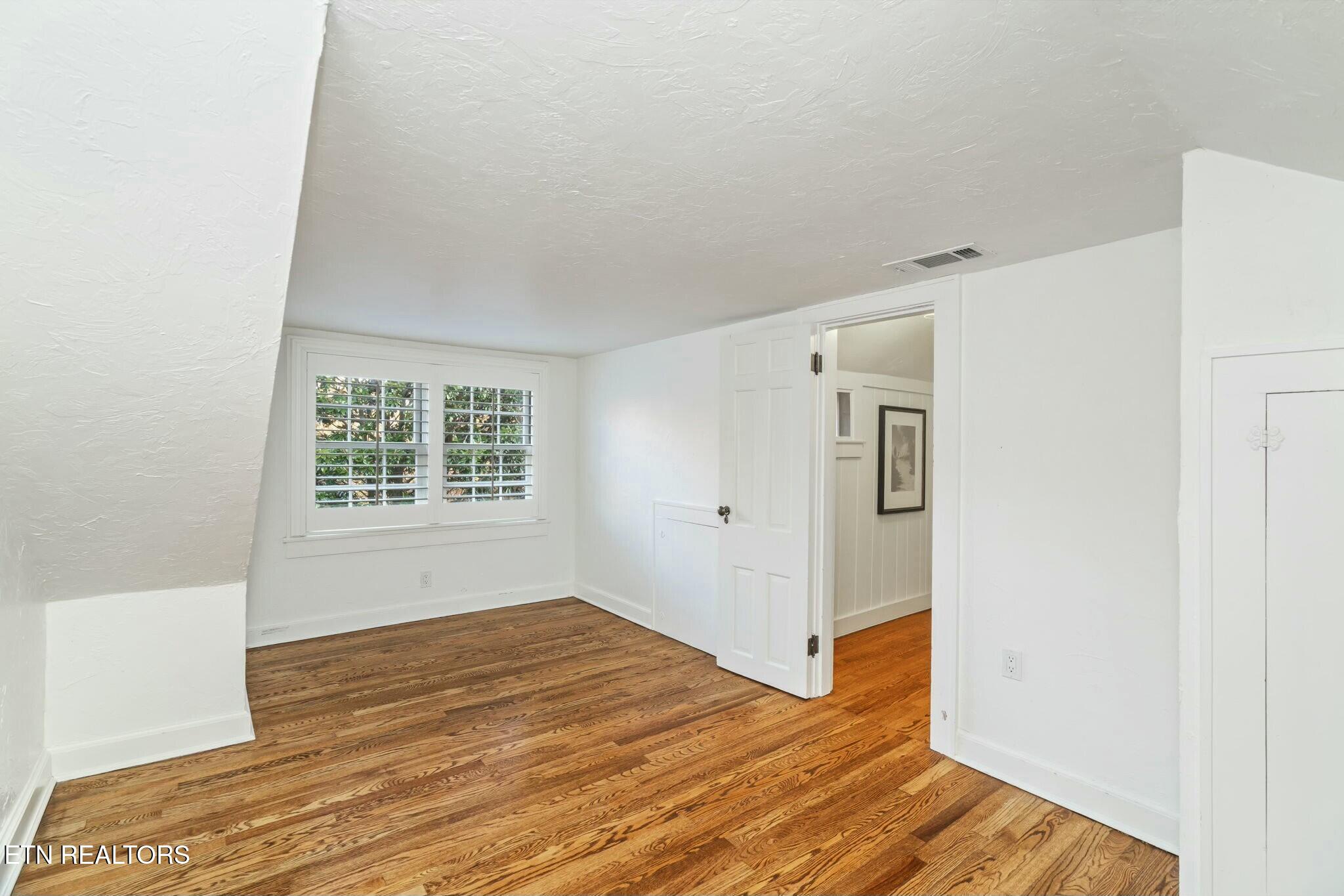 704 Forest Heights Rd