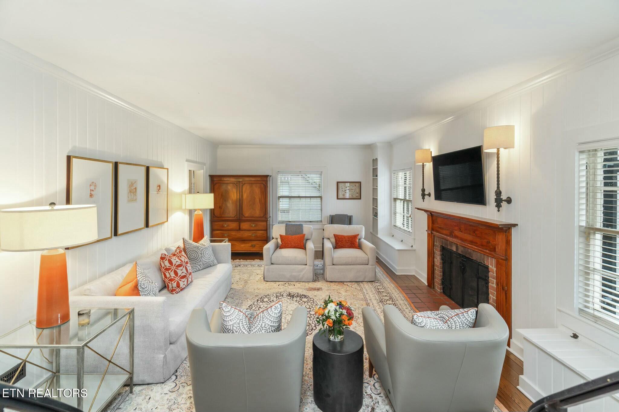 704 Forest Heights Rd