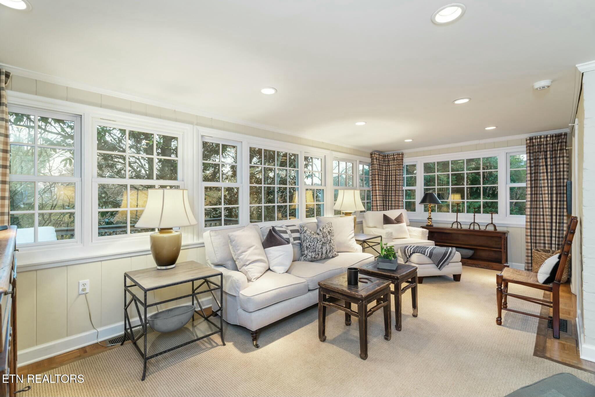 704 Forest Heights Rd