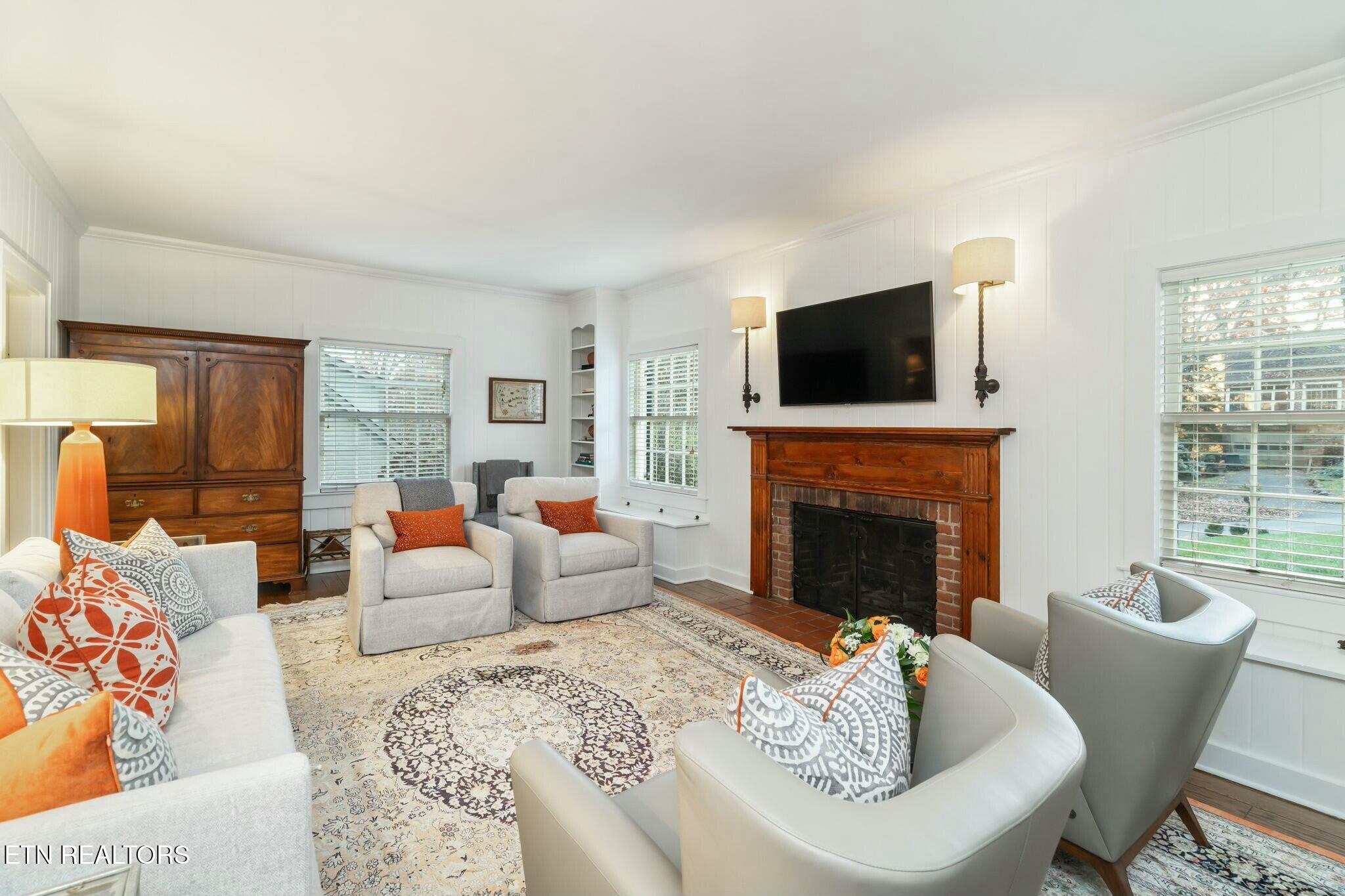 704 Forest Heights Rd