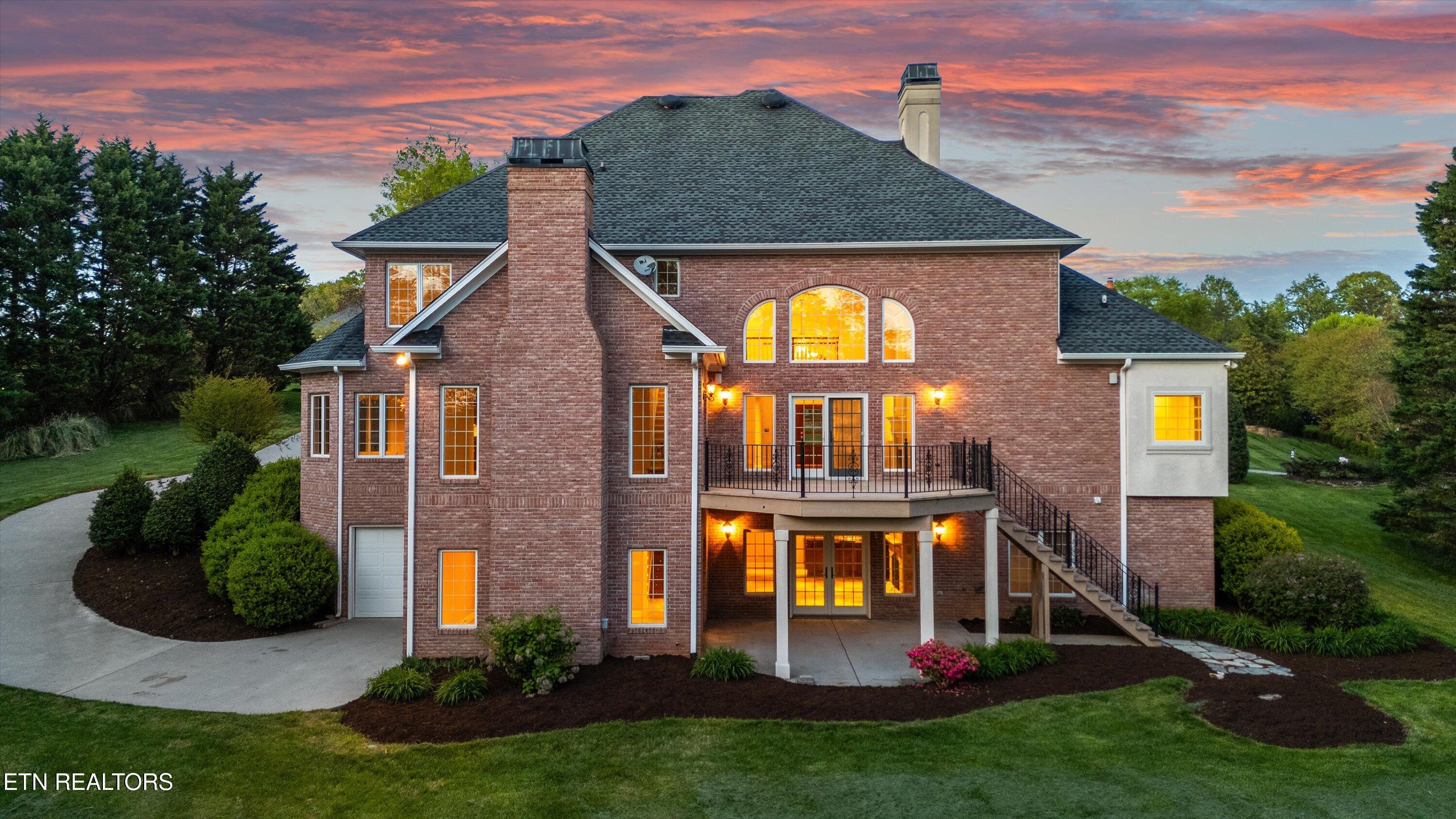 3517 Charter Oak Way