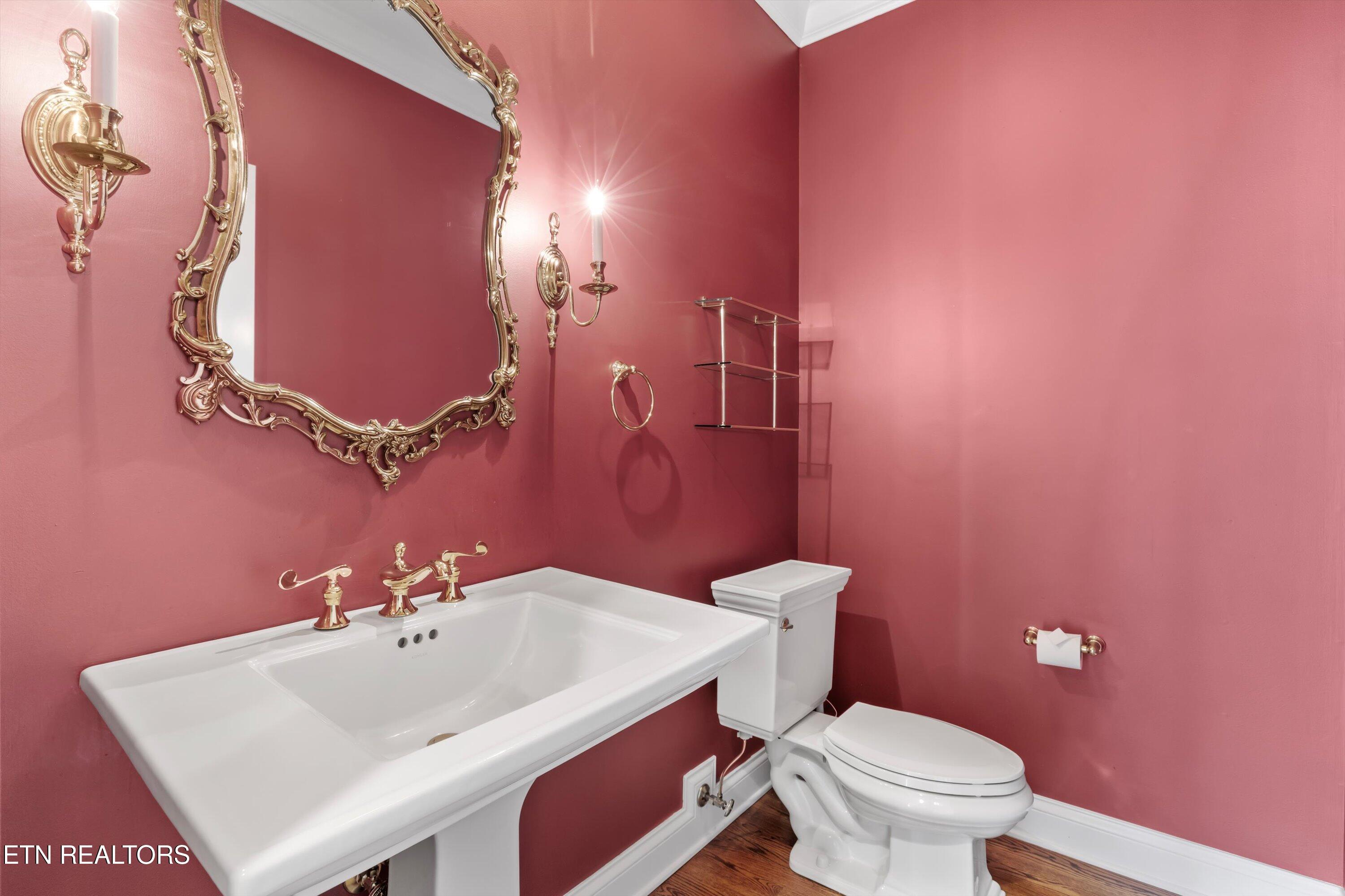 3517 Charter Oak Way