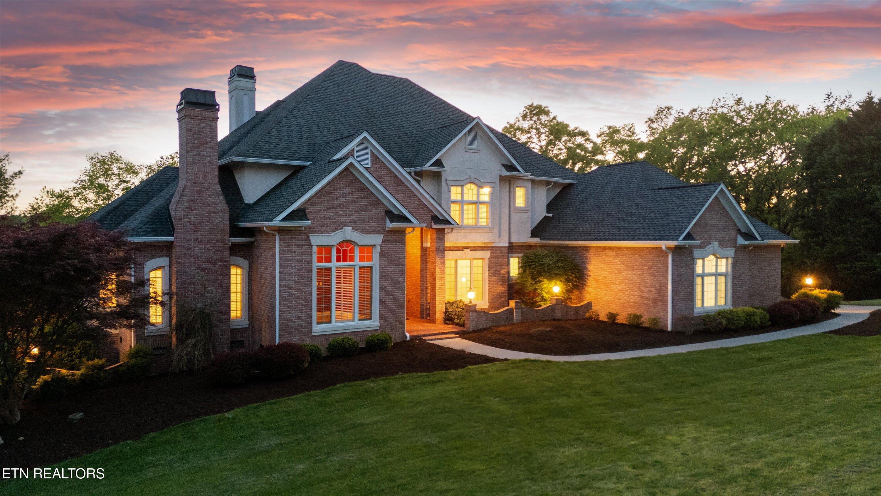 3517 Charter Oak Way