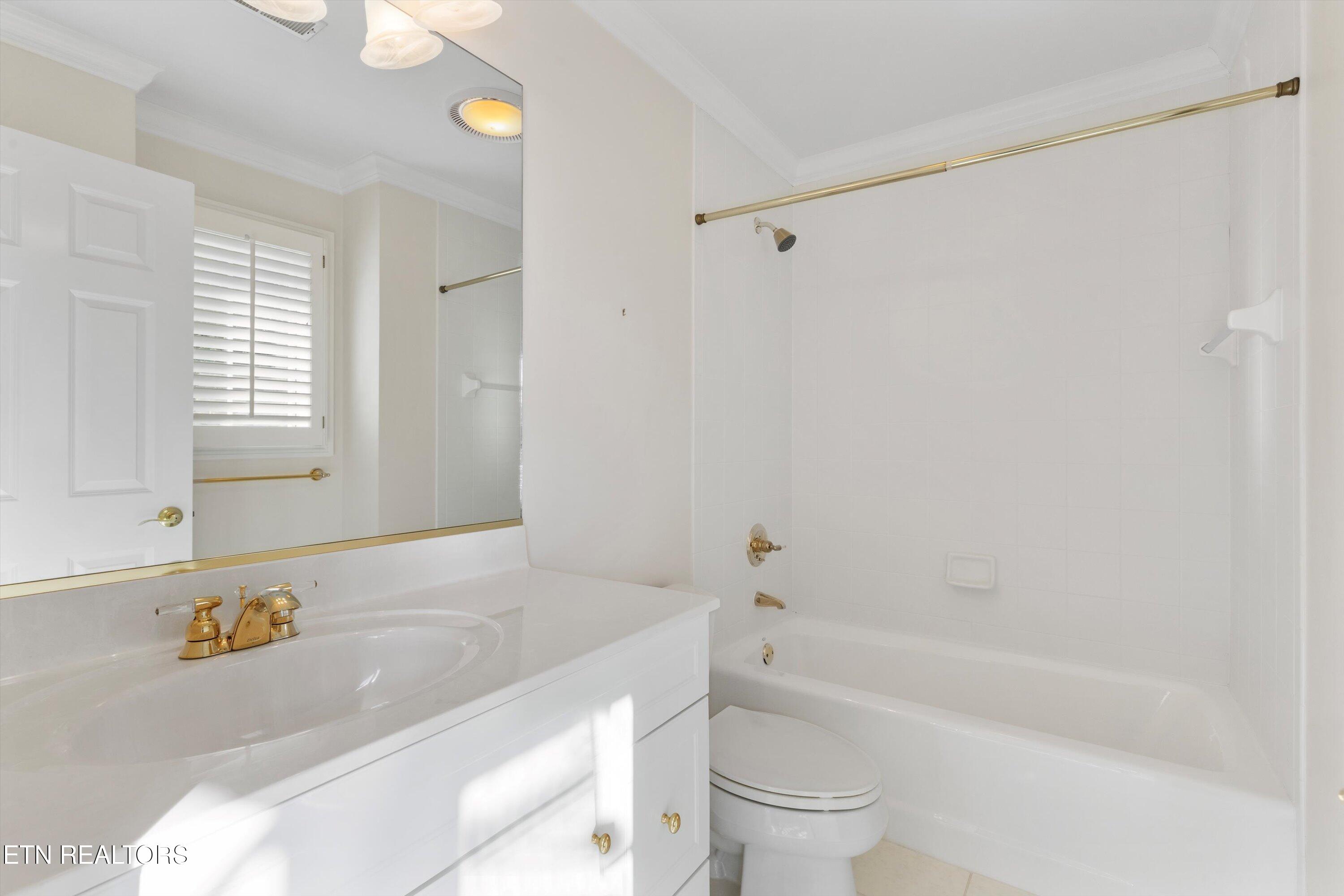 3517 Charter Oak Way