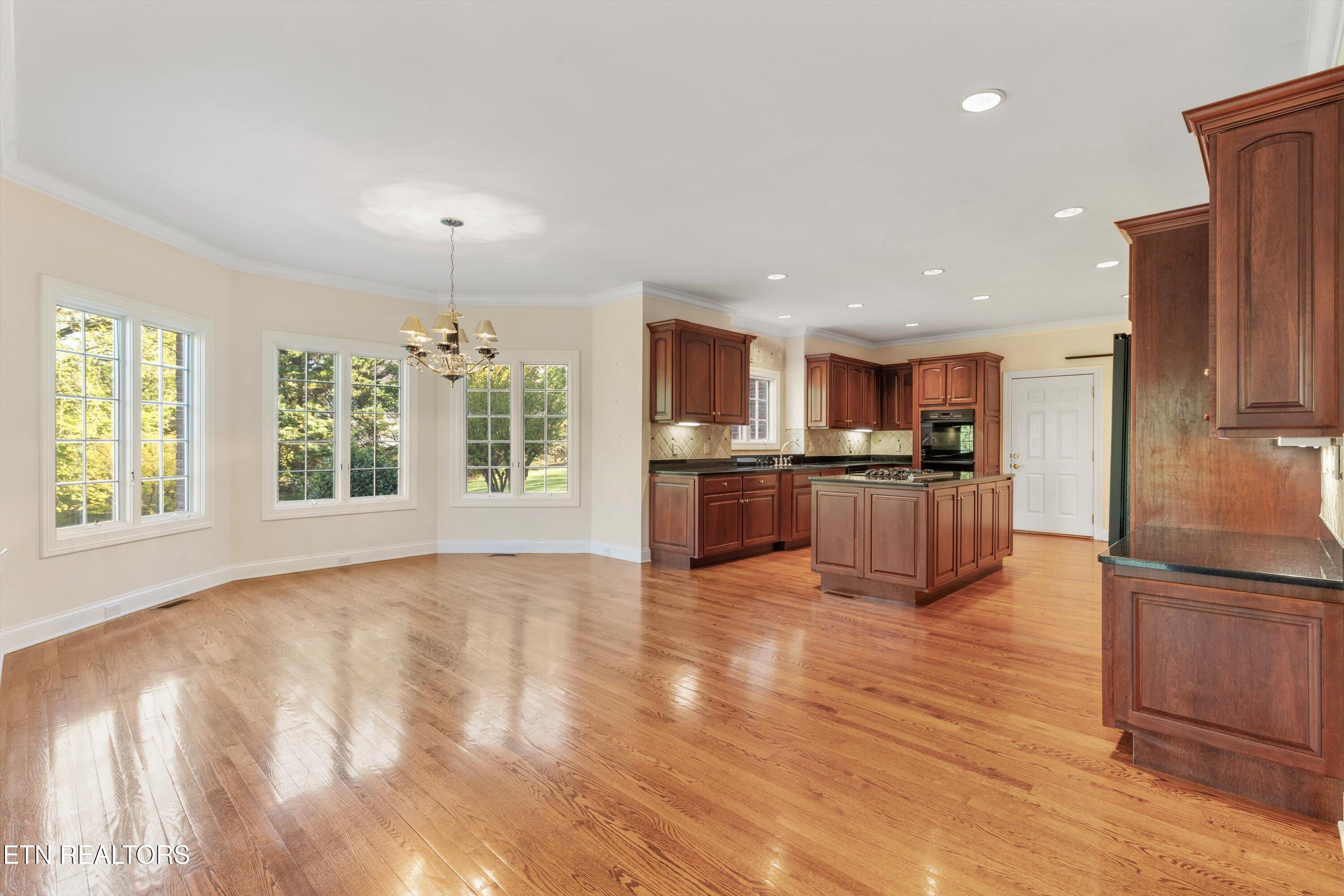 3517 Charter Oak Way