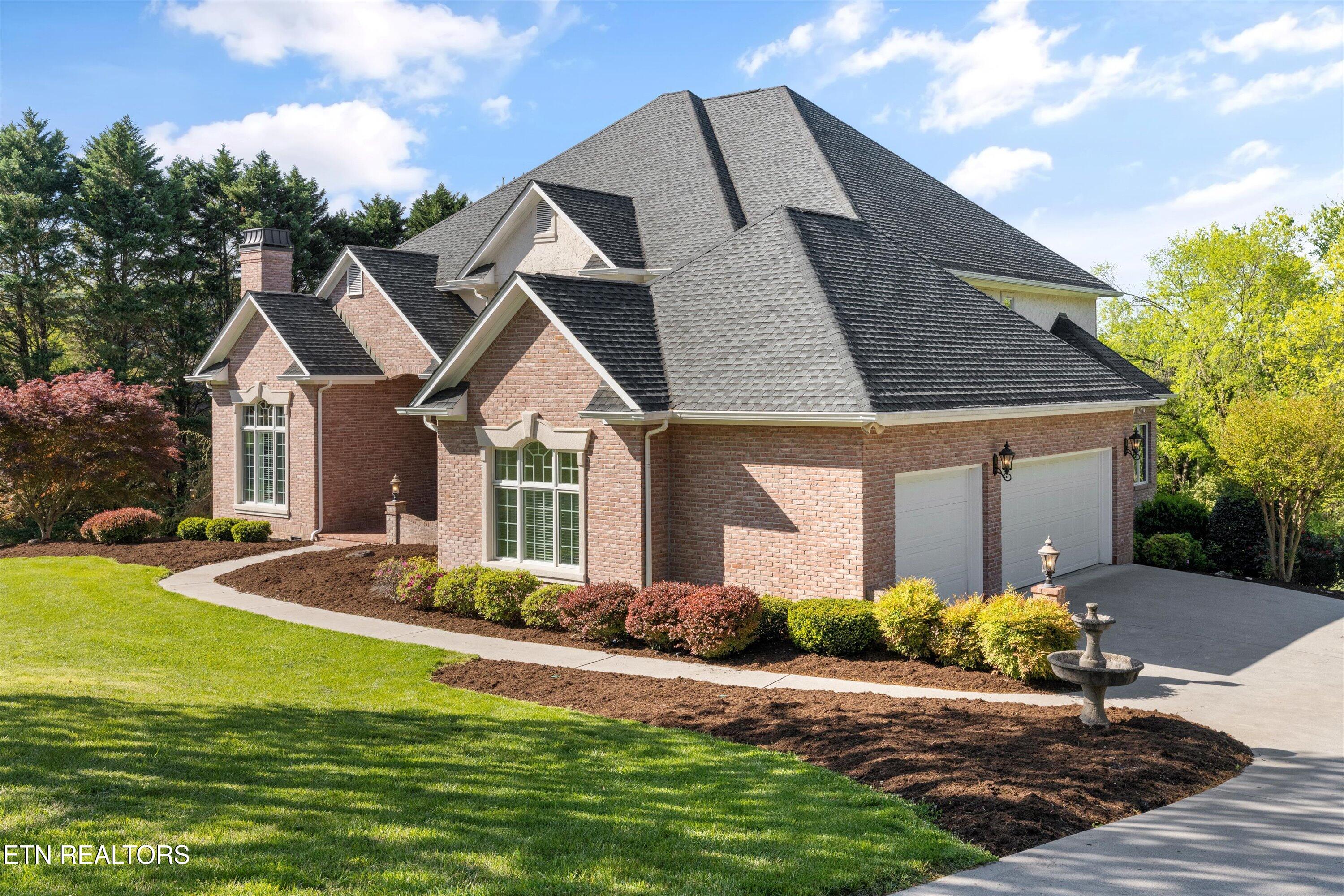 3517 Charter Oak Way