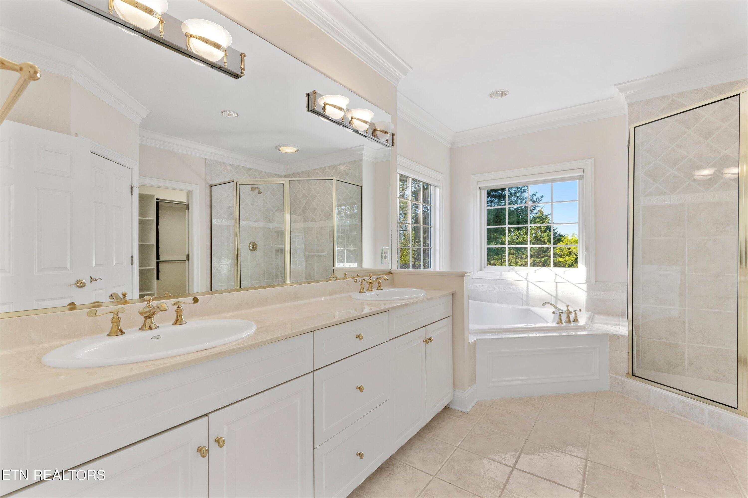 3517 Charter Oak Way