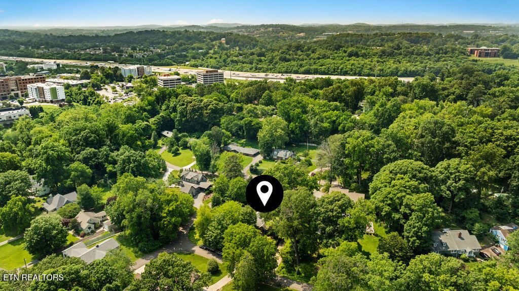 119 NW Greenbrier Drive