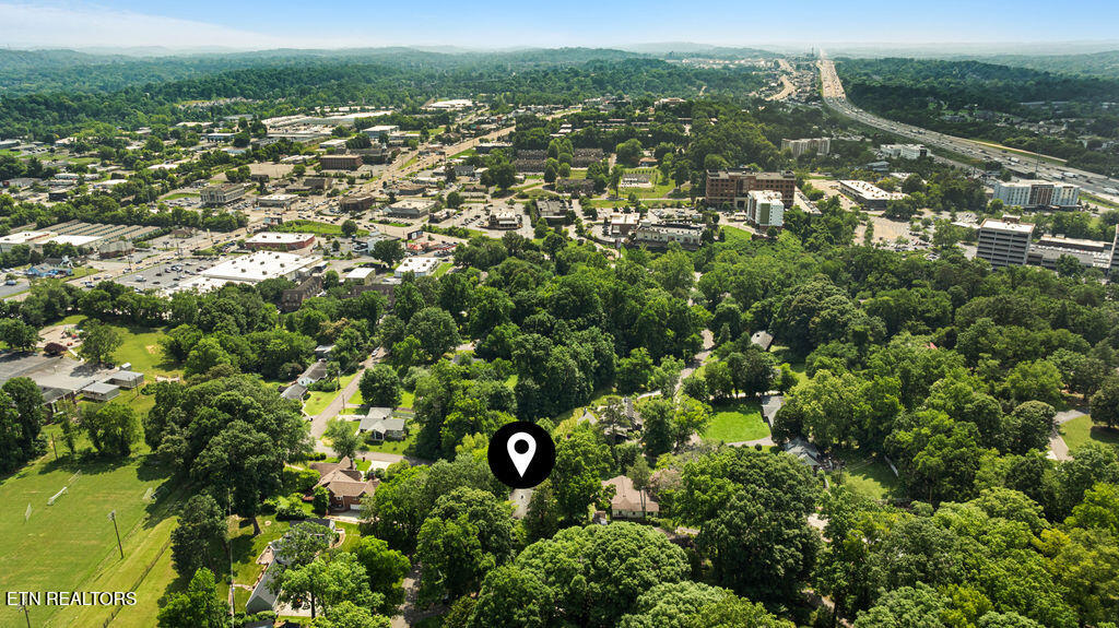 119 NW Greenbrier Drive