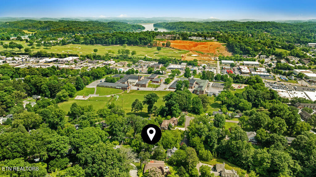 119 NW Greenbrier Drive