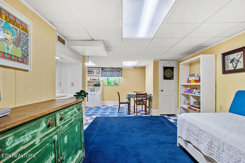 119 NW Greenbrier Drive