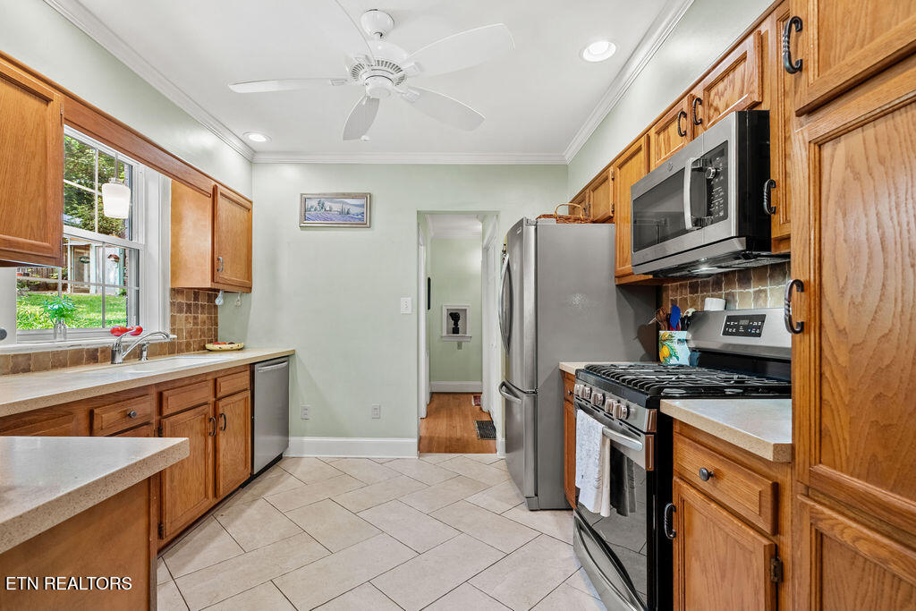 119 NW Greenbrier Drive