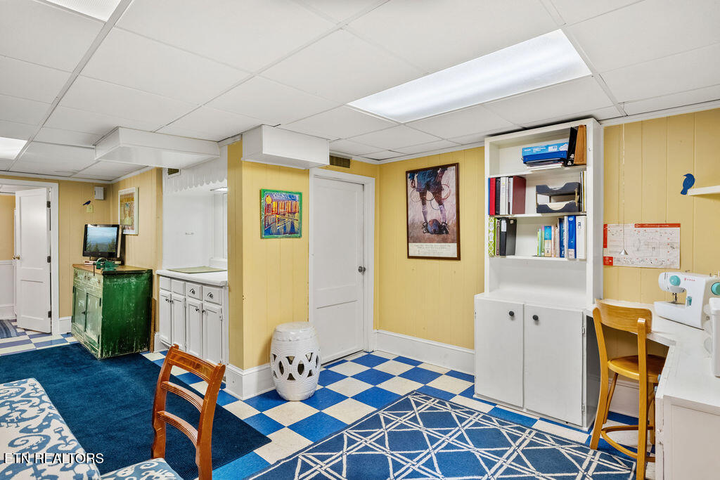 119 NW Greenbrier Drive