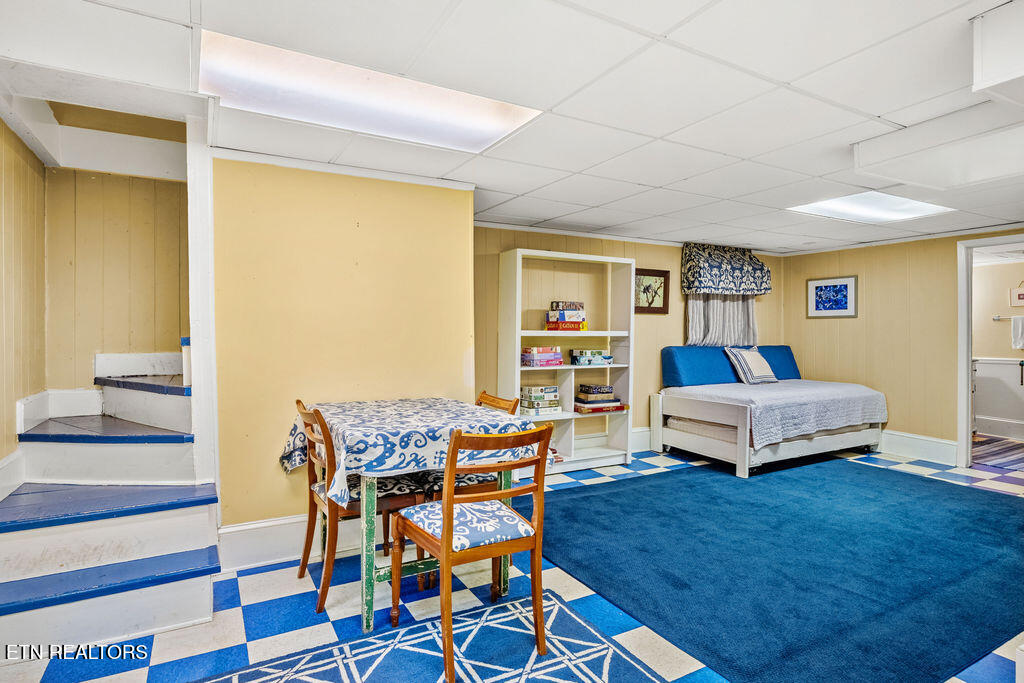 119 NW Greenbrier Drive