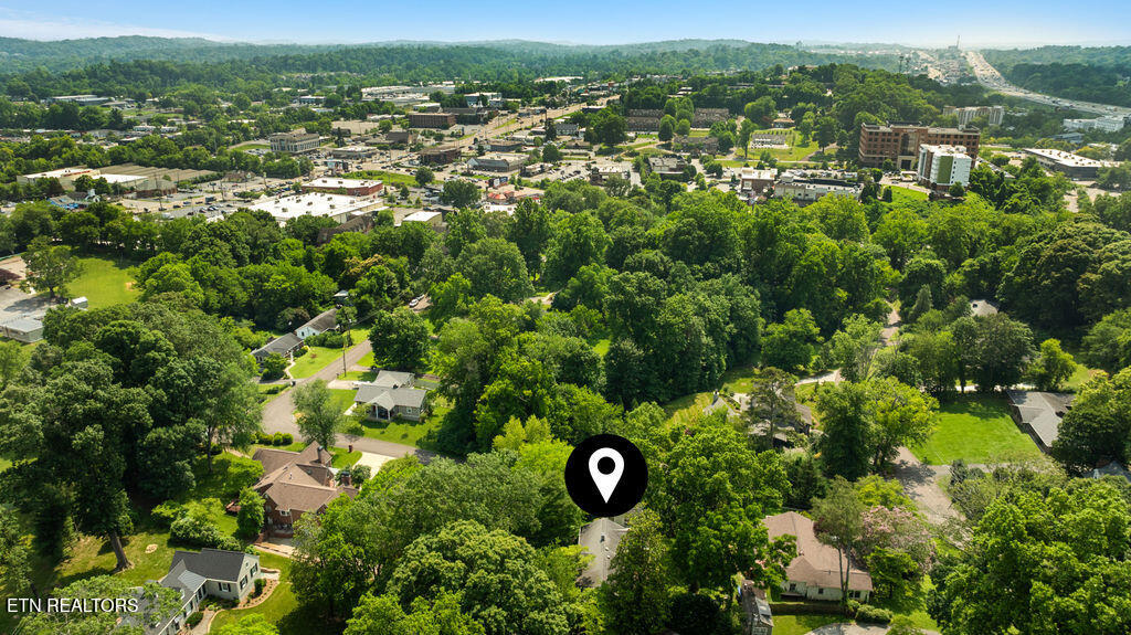 119 NW Greenbrier Drive