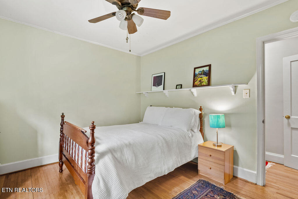 119 NW Greenbrier Drive