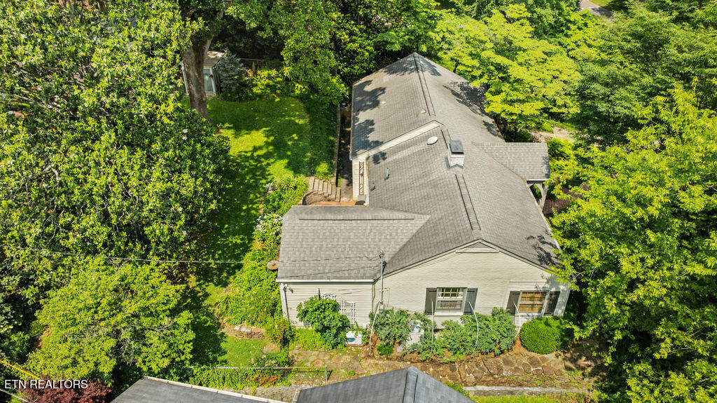 119 NW Greenbrier Drive