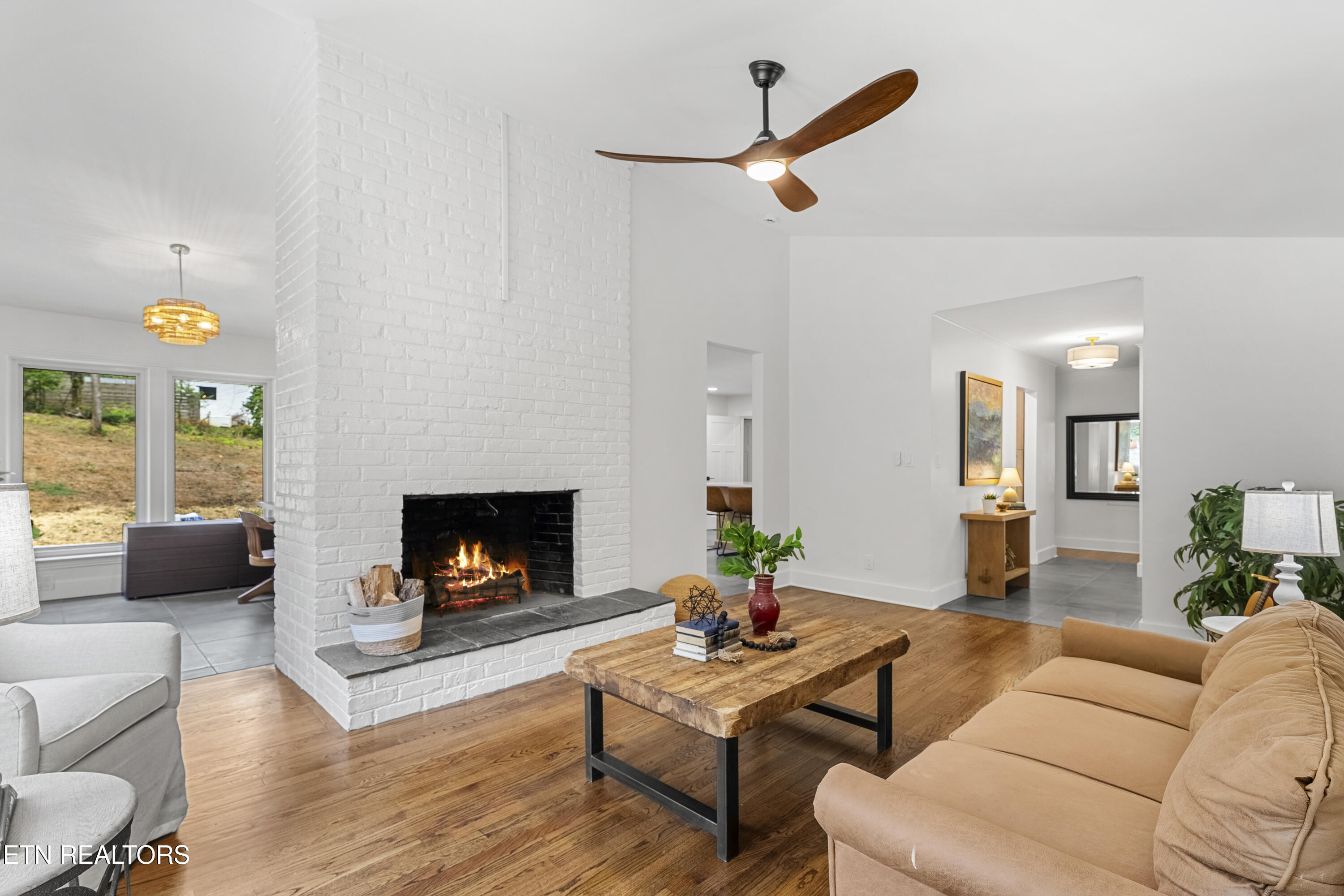 5409 SW Mockingbird Drive