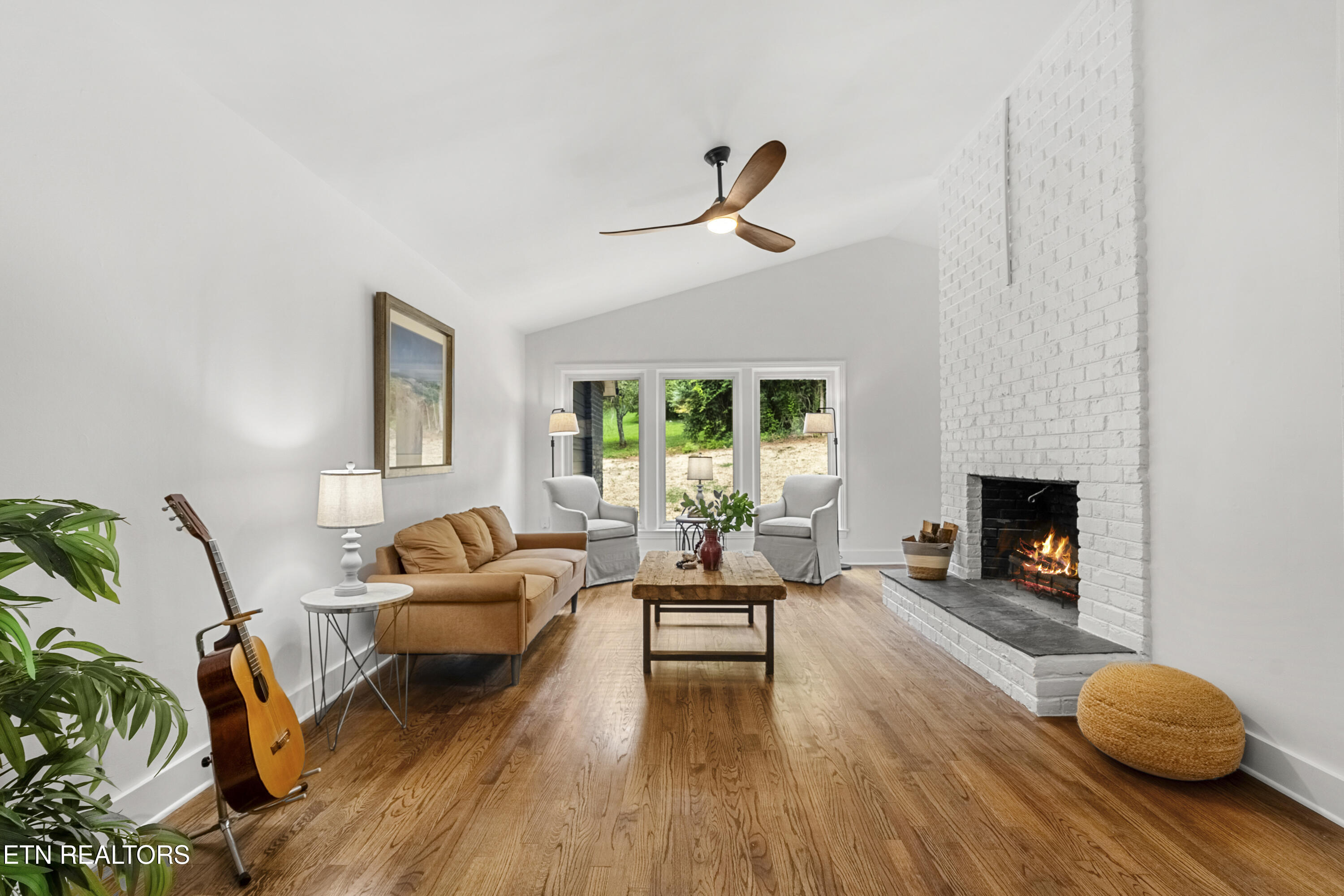 5409 SW Mockingbird Drive
