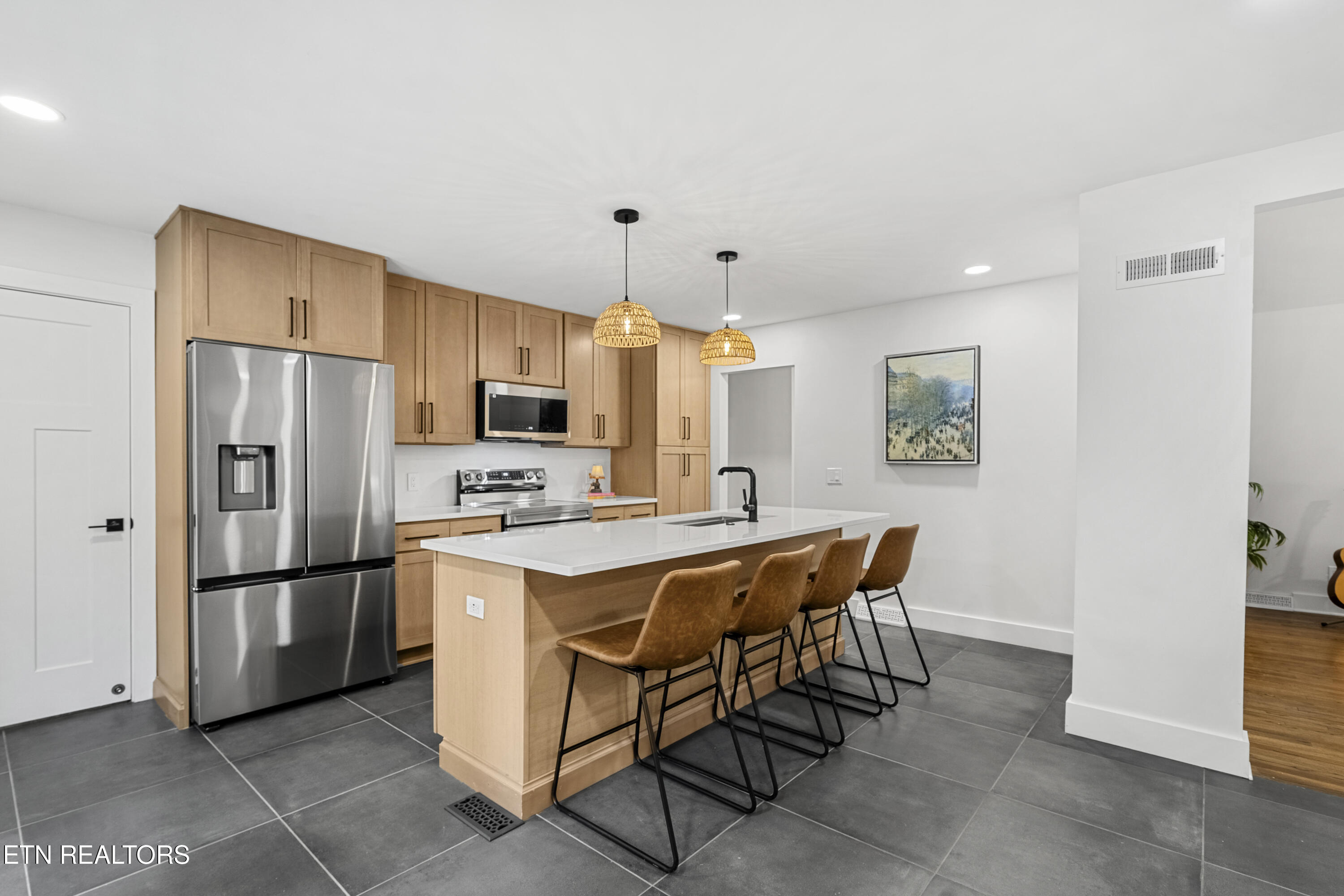 5409 SW Mockingbird Drive