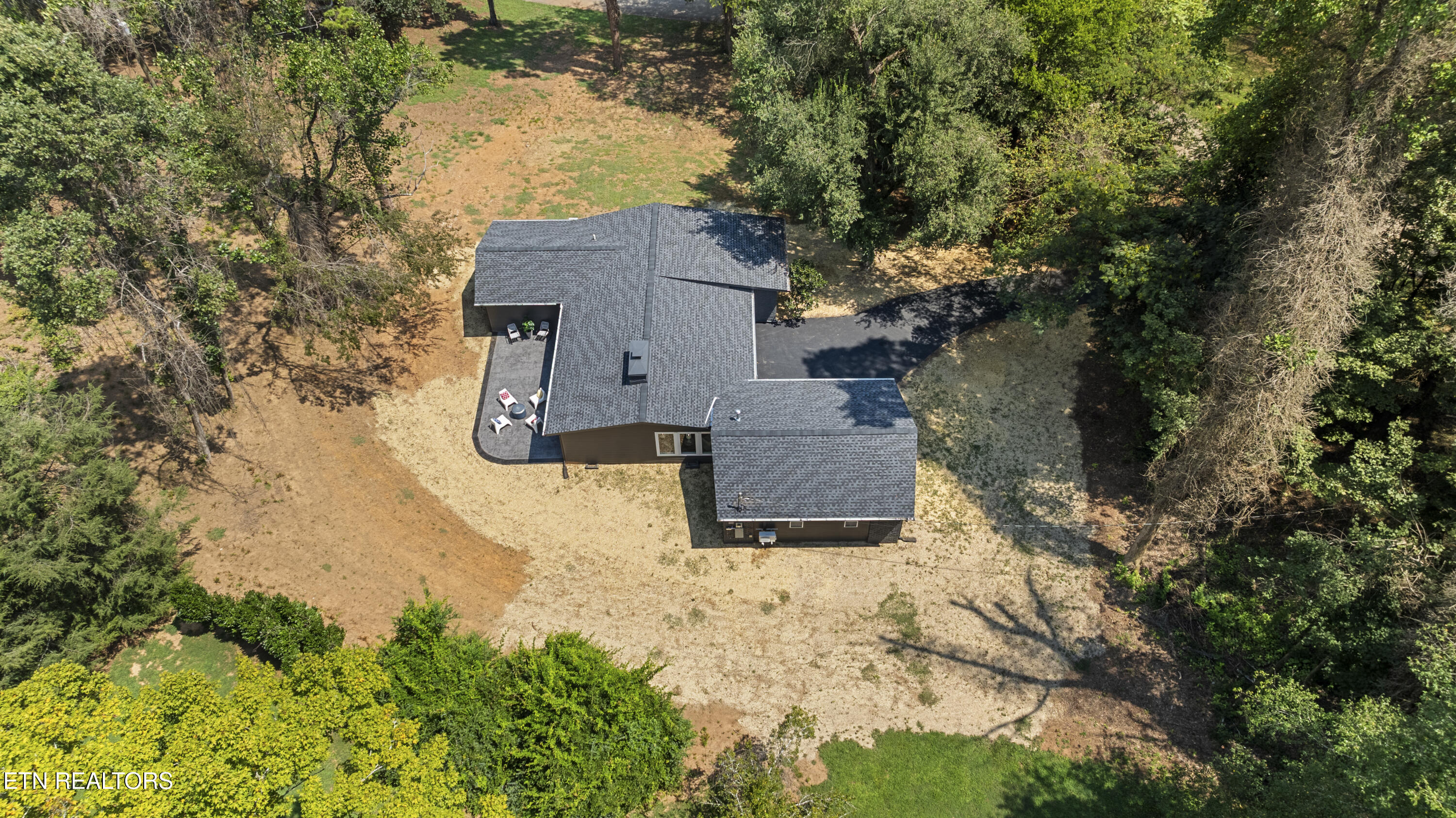 5409 SW Mockingbird Drive