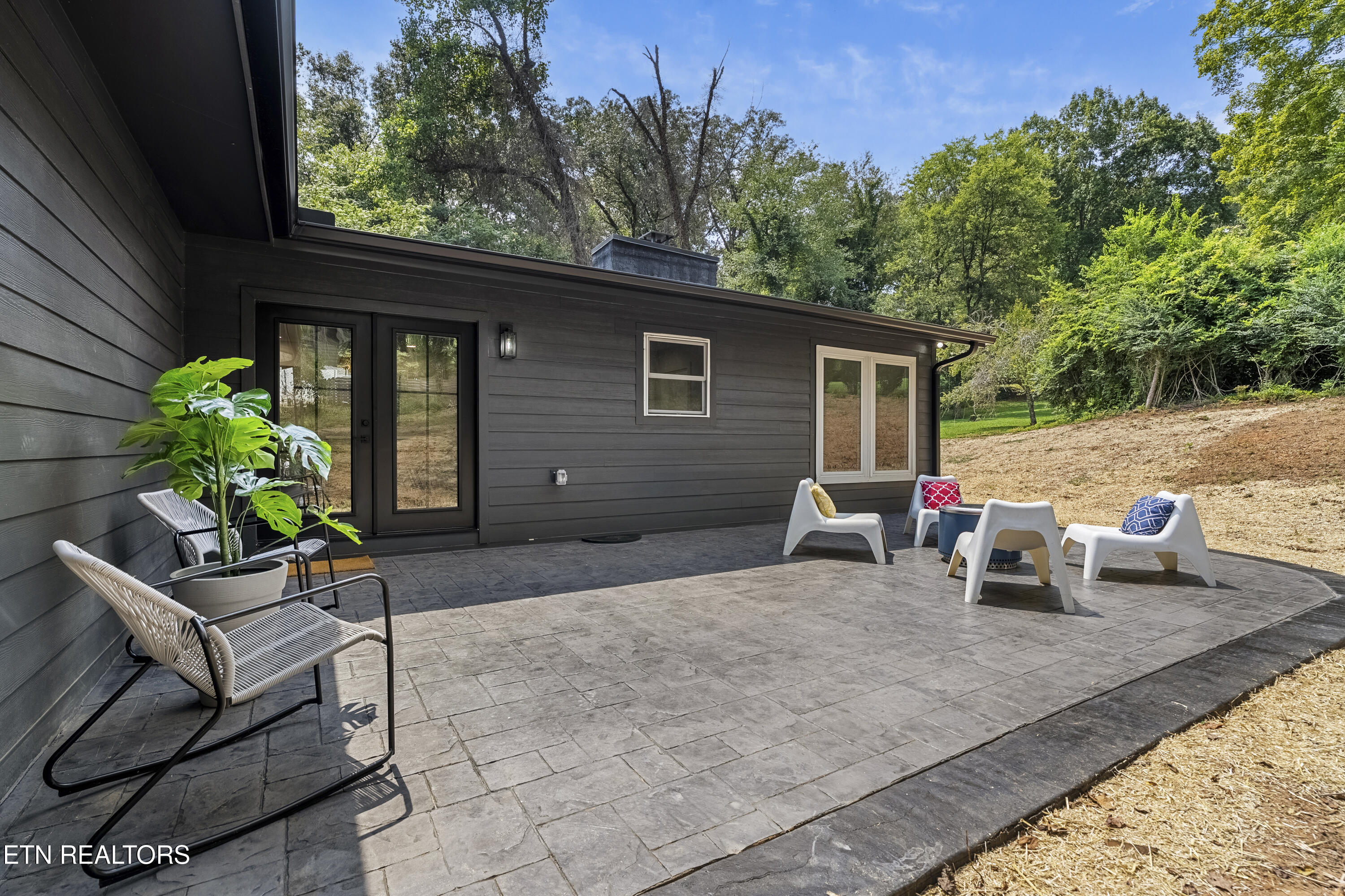 5409 SW Mockingbird Drive